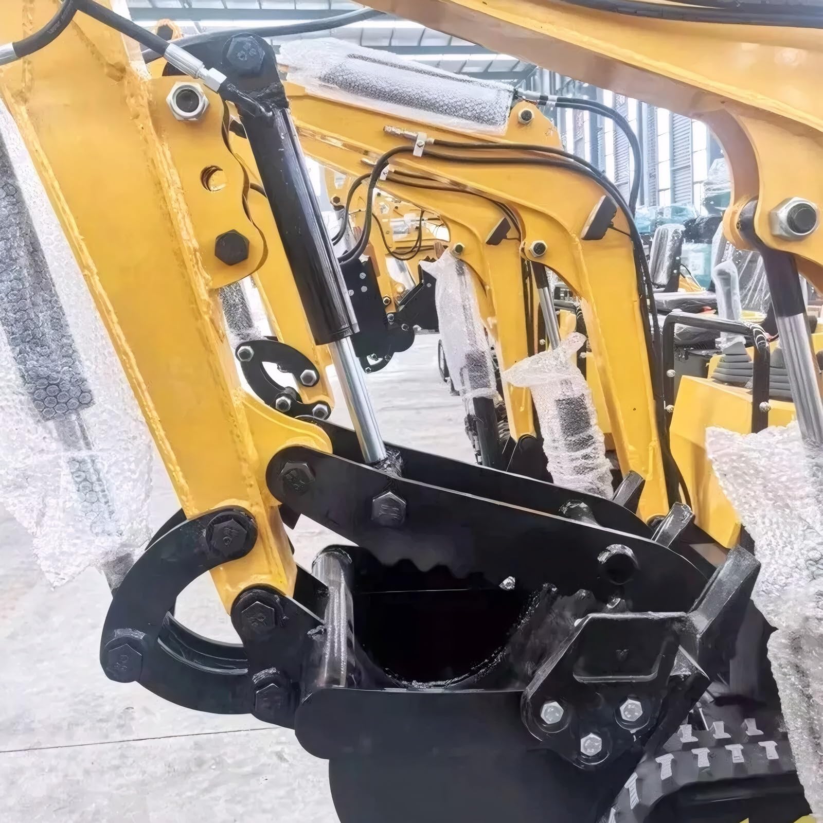 Universal Hydraulic Thumb Clamp for Mini Excavators - 90mm/3.45