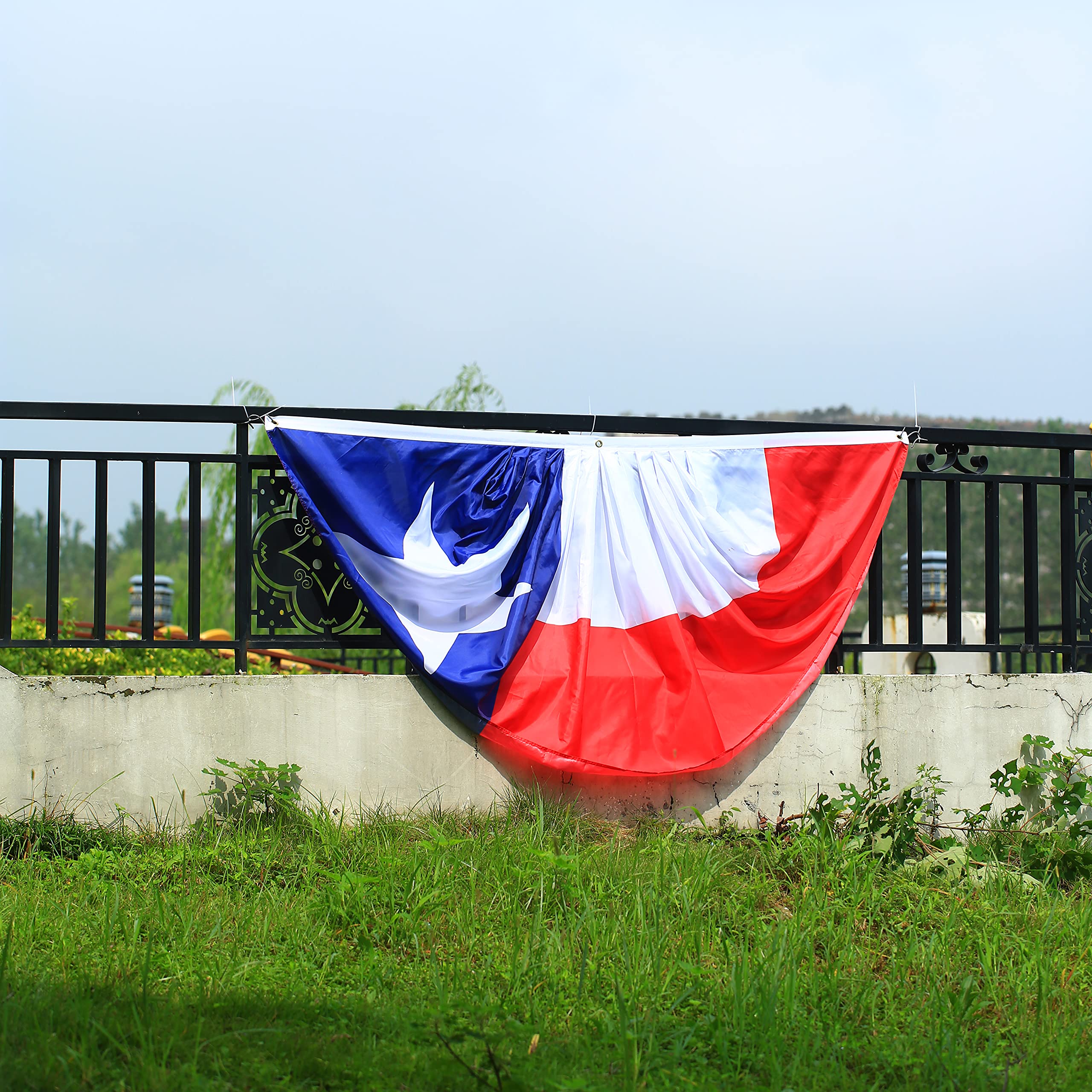 Texas Pleated Fan Flag Bunting 3x6 Ft - 2 Pack USA State Half Fan Flags for Parades, Parties & Celebrations - Perfect for Outdoor Decor, Football Tailgates & Patriotic Events