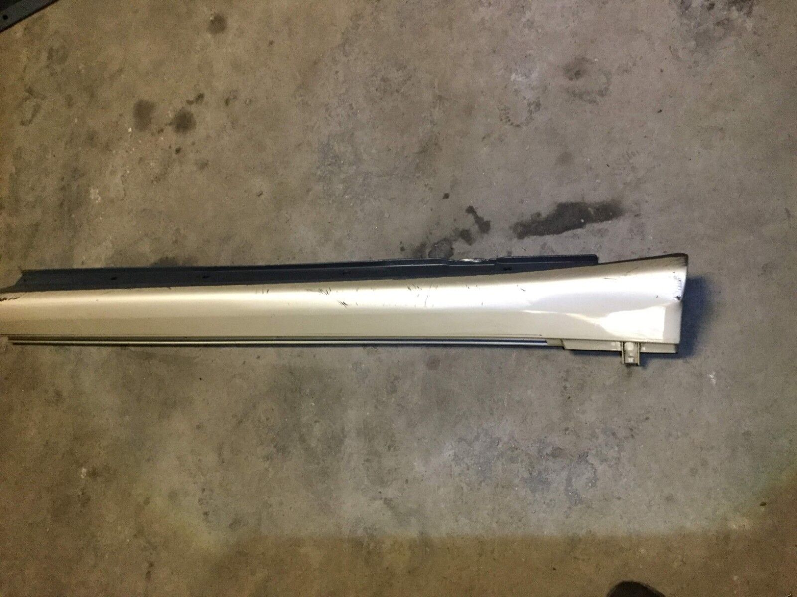 Original Lexus GS300 Rocker Panel Molding - Front Left Side Skirt (2000-2005 Models) | Perfect Fit Replacement Part for Lexus GS300 Sedan | Enhances Vehicle Appearance & Protection