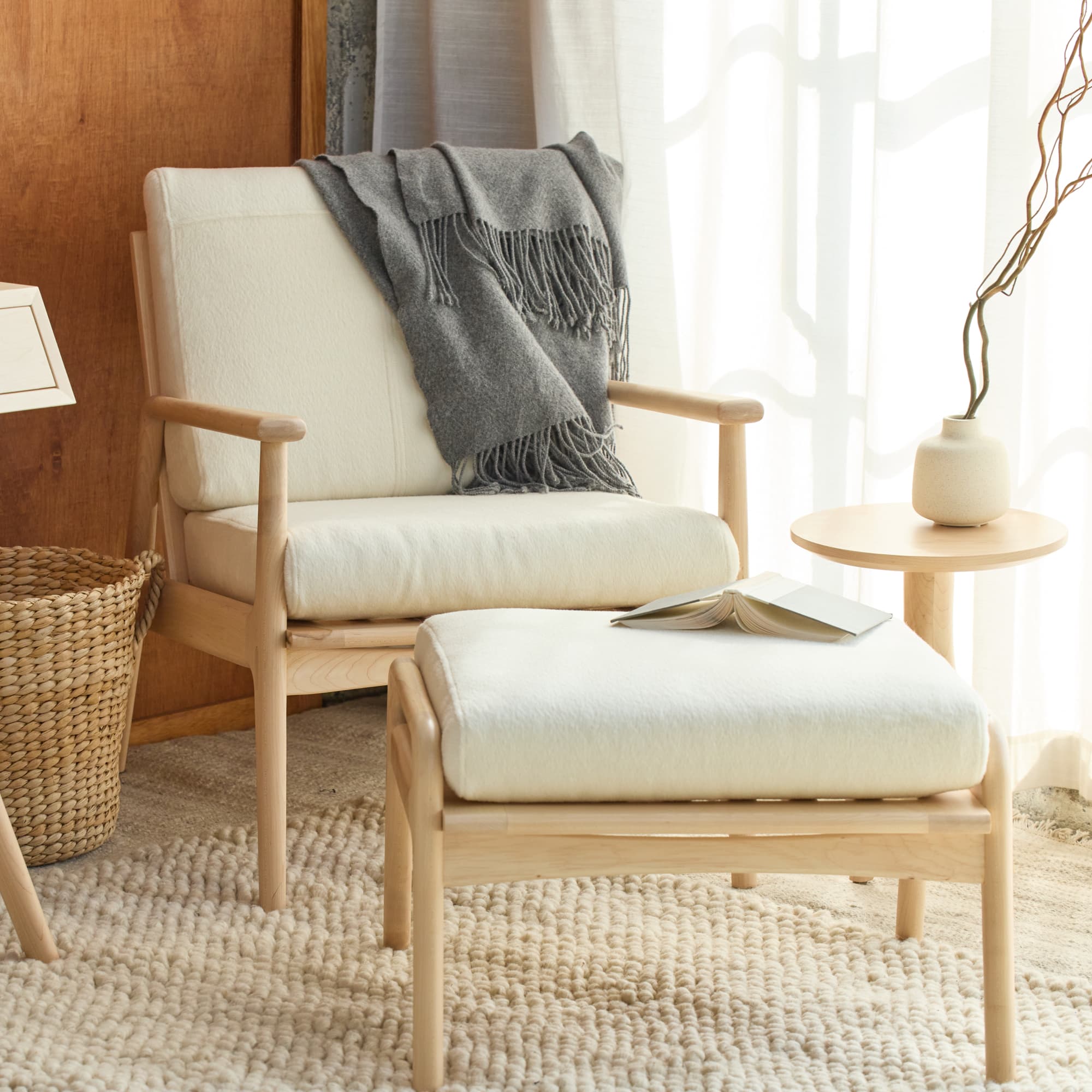Comfortable Lounge Chair with Ottoman Set - Modern Recliner for Living Room, Bedroom, or Patio - Perfect for Relaxing, Reading, and Napping