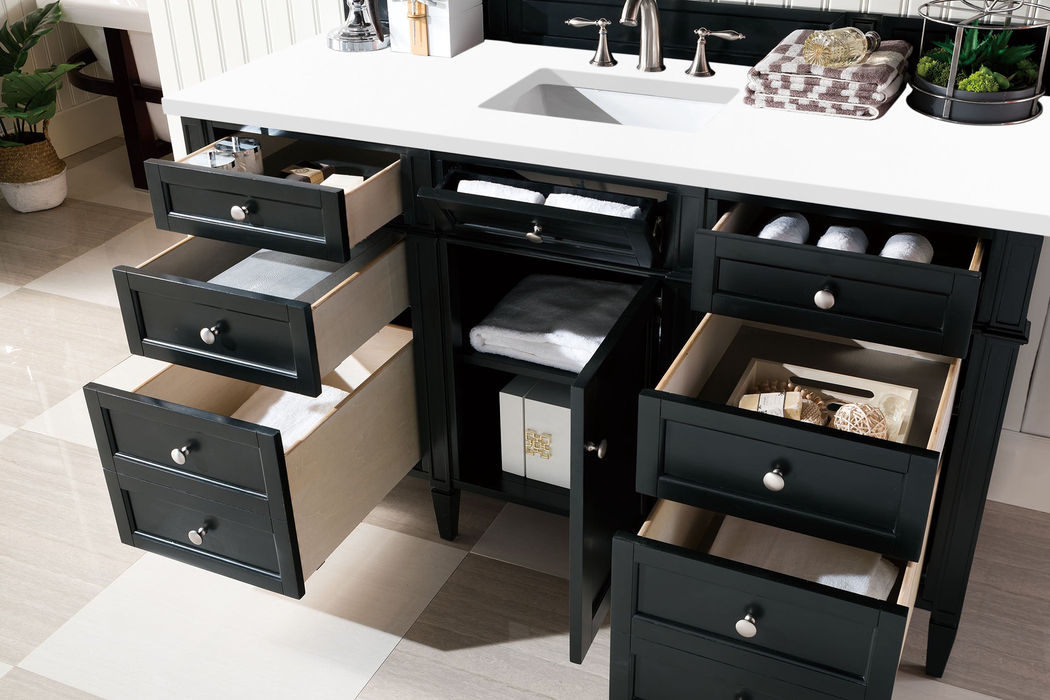 Brittany 60 Inch Single Bathroom Vanity Set with Black Onyx Base & 3CM Classic White Quartz Countertop - Perfect for Modern Master Bathrooms and Powder Rooms
