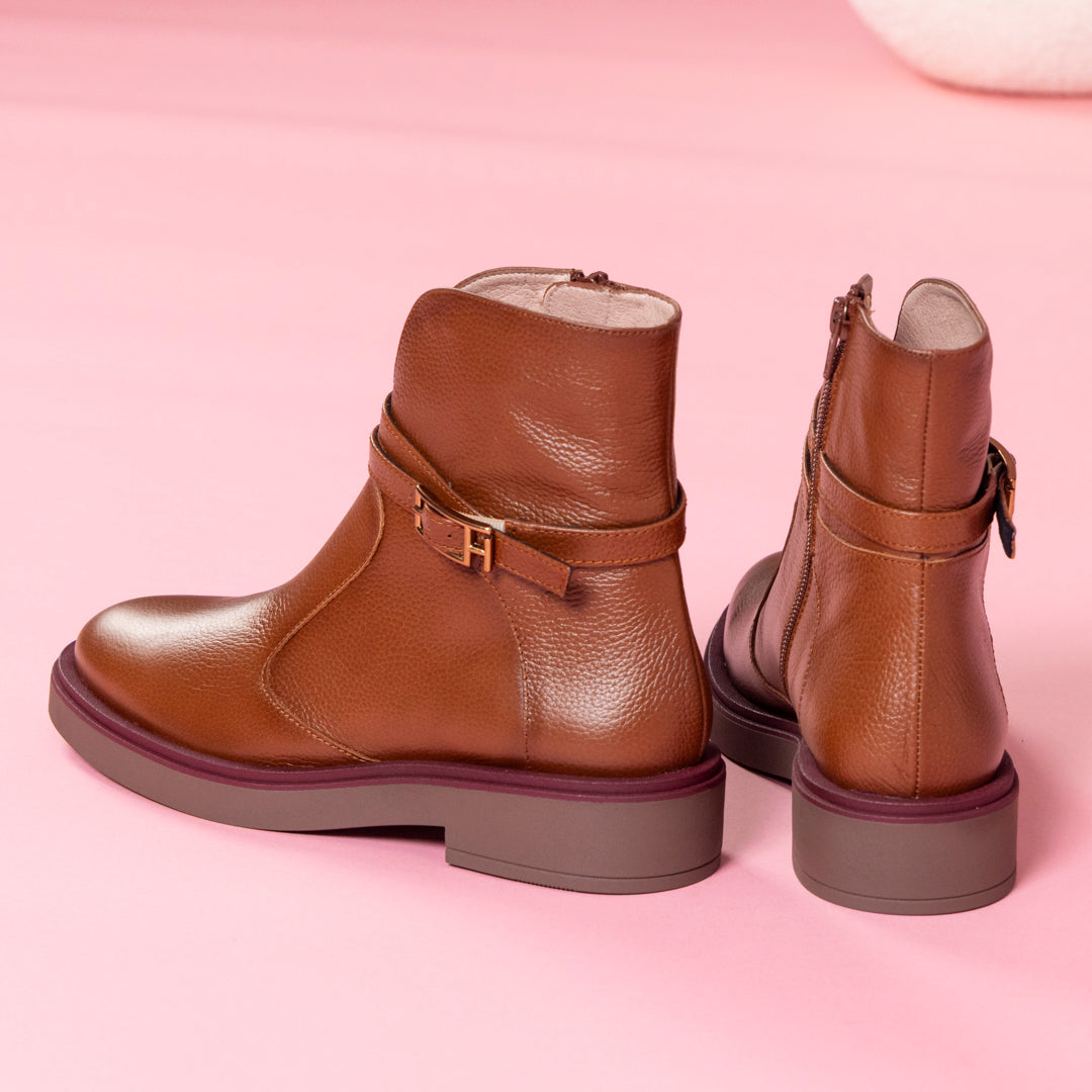 Hispanitas Women's Comfortable Casual Shoes - Stylish & Lightweight for Everyday Wear, Work, and Walking