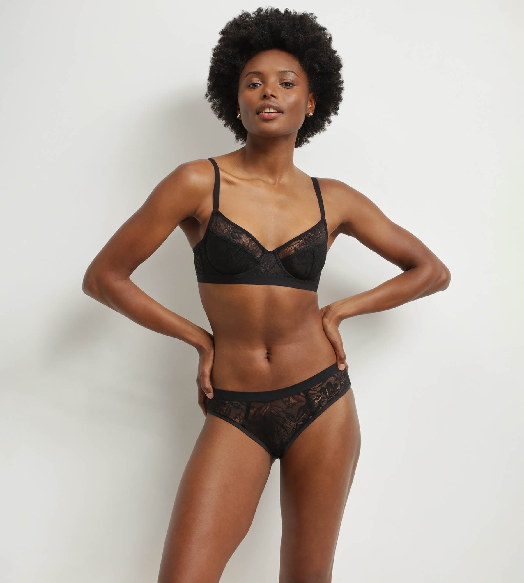 Lace Leaf Pattern Underwire Black Bra - Comfortable & Sexy for Everyday Wear or Special Occasions