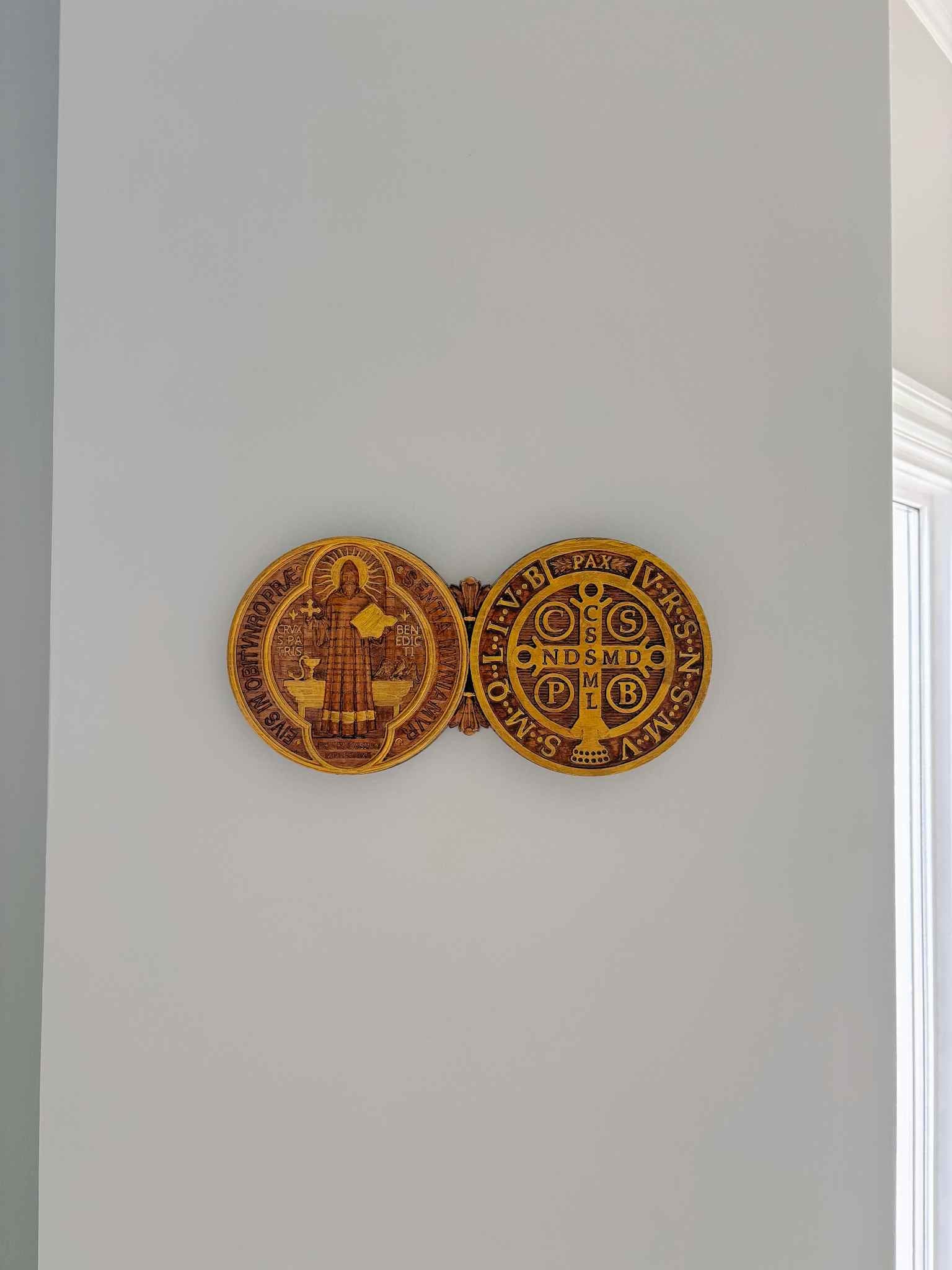 St. Benedict Medal Wooden Plaque - Catholic Religious Wall Decor for Home, Office & Church - Protection Against Evil & Spiritual Blessings