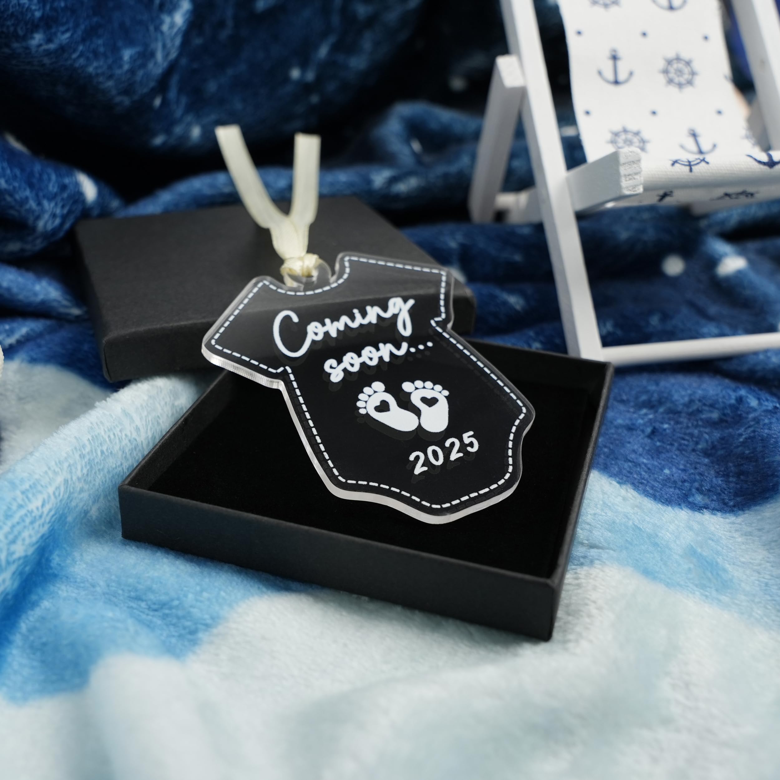 2025 Baby Announcement Acrylic Ornament - Pregnancy Keepsake for Expecting Parents, Grandparents & Family - Perfect for Gender Reveal, Baby Shower & Nursery Decor