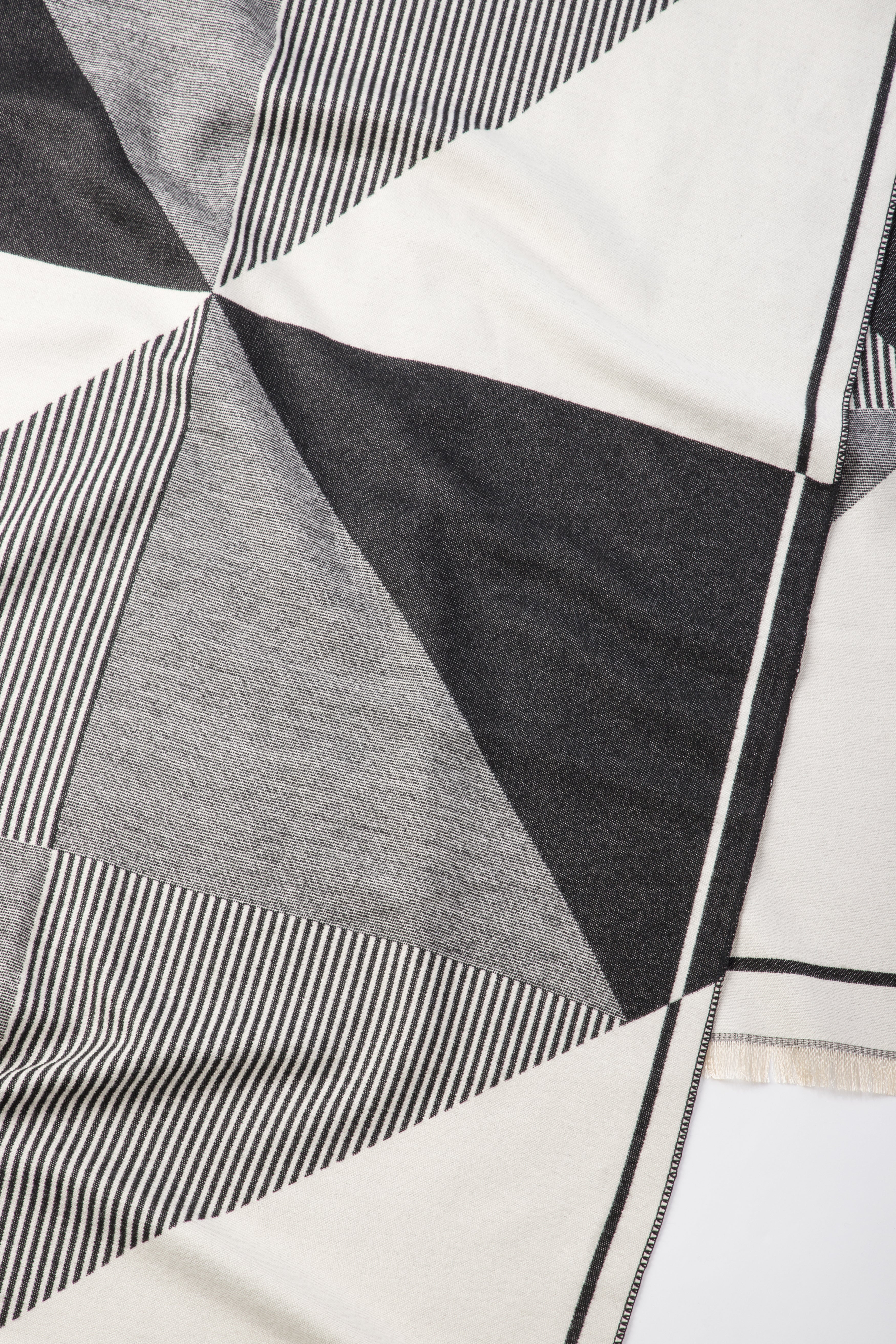 Stylish Geometric Striped Reversible Scarf for Women - Lightweight Winter Fashion Accessory for Office, Travel & Casual Outfits