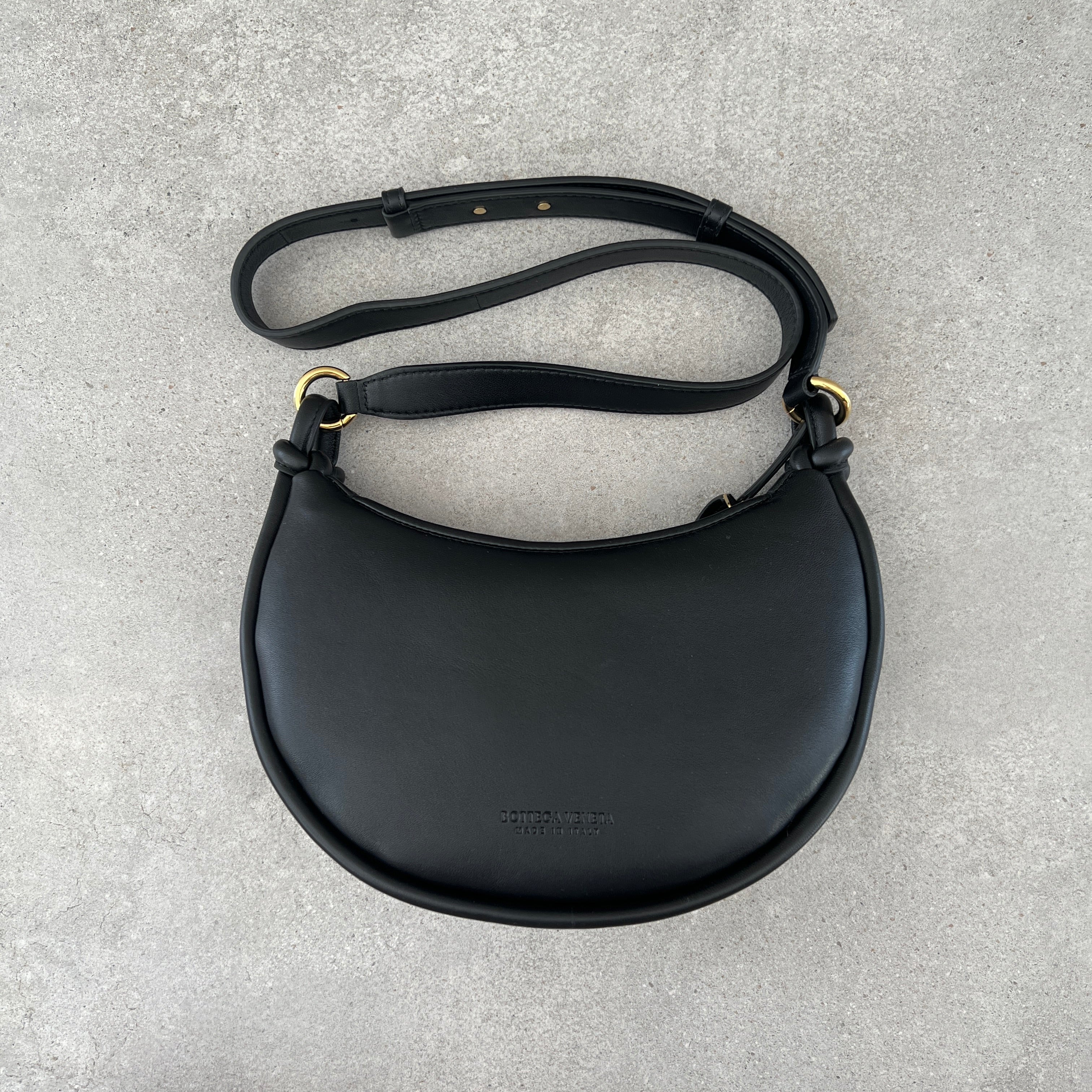Gemelli Messenger Bag for Men & Women - Stylish & Durable Crossbody Shoulder Bag - Perfect for Work, Travel & Everyday Use (Black)