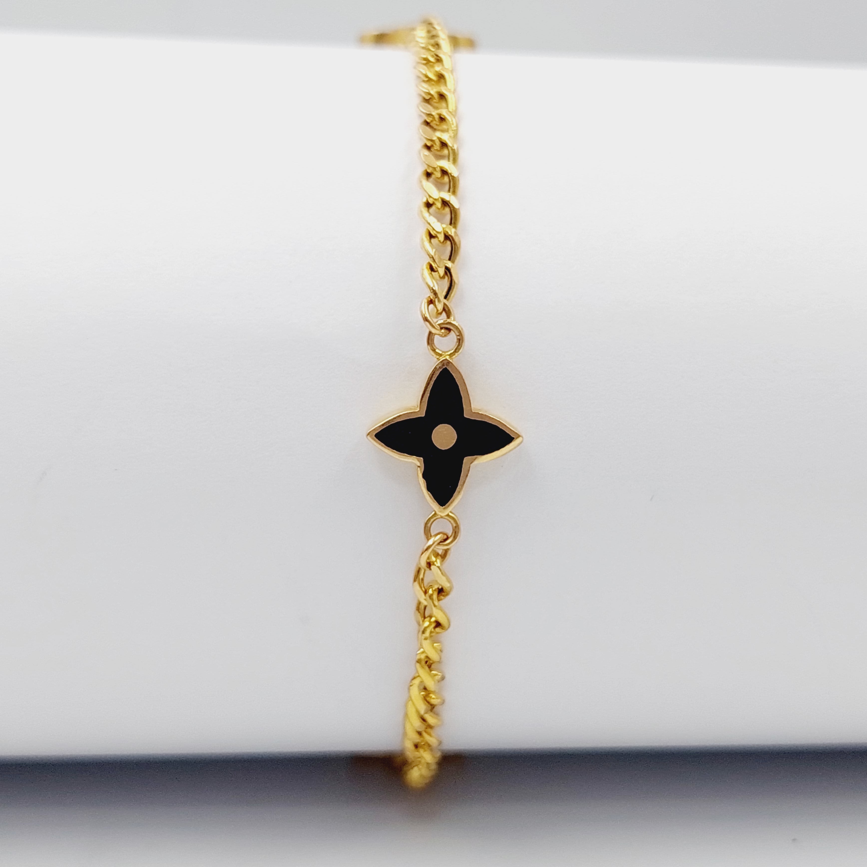 Stylish Enameled Cuban Link Bracelet for Men & Women - Trendy Hip Hop Jewelry Gift for Parties & Everyday Wear