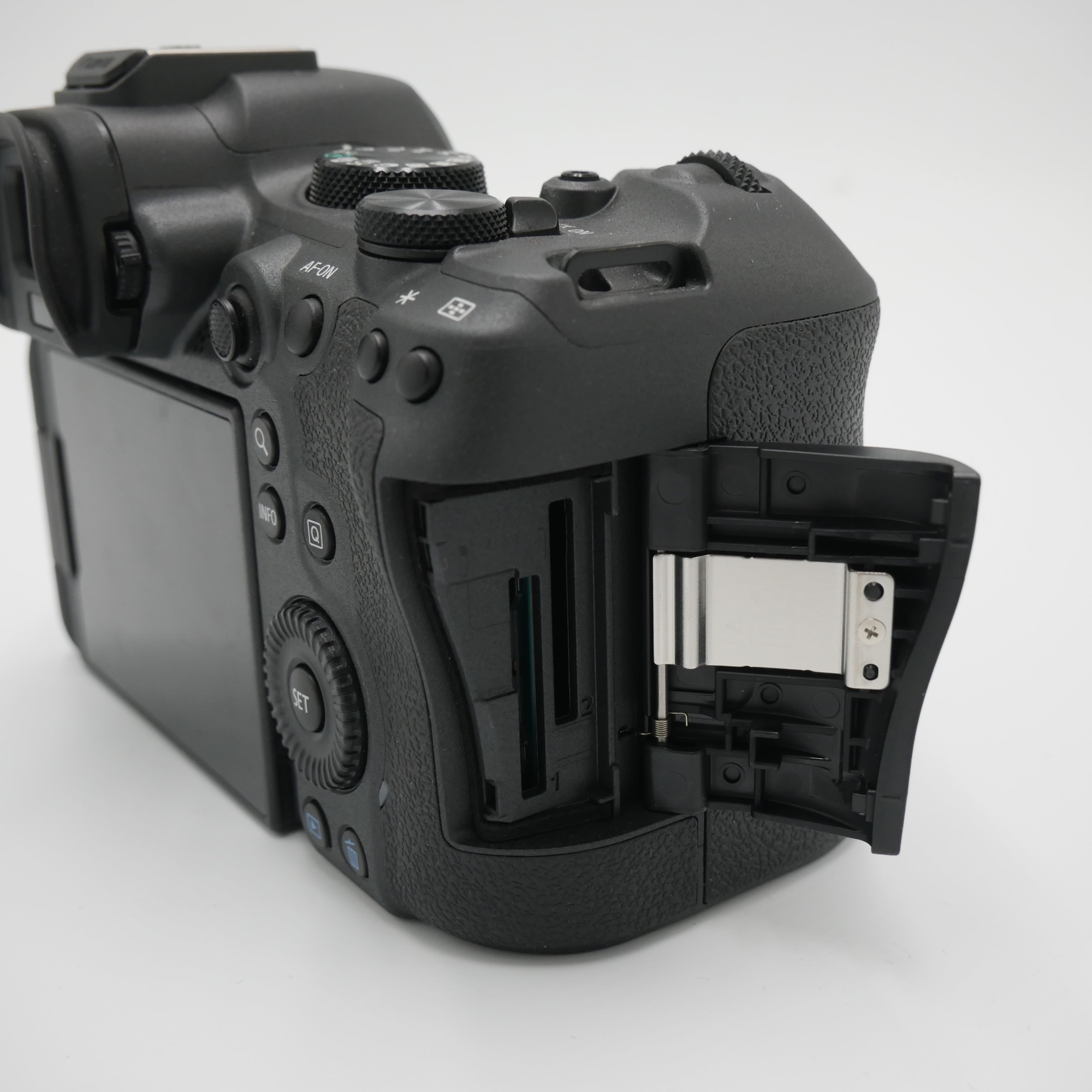 Used Canon EOS R6 Mark II Mirrorless Digital Camera - 24.2MP, 4K Video, Dual Pixel AF | Perfect for Travel Photography & Vlogging