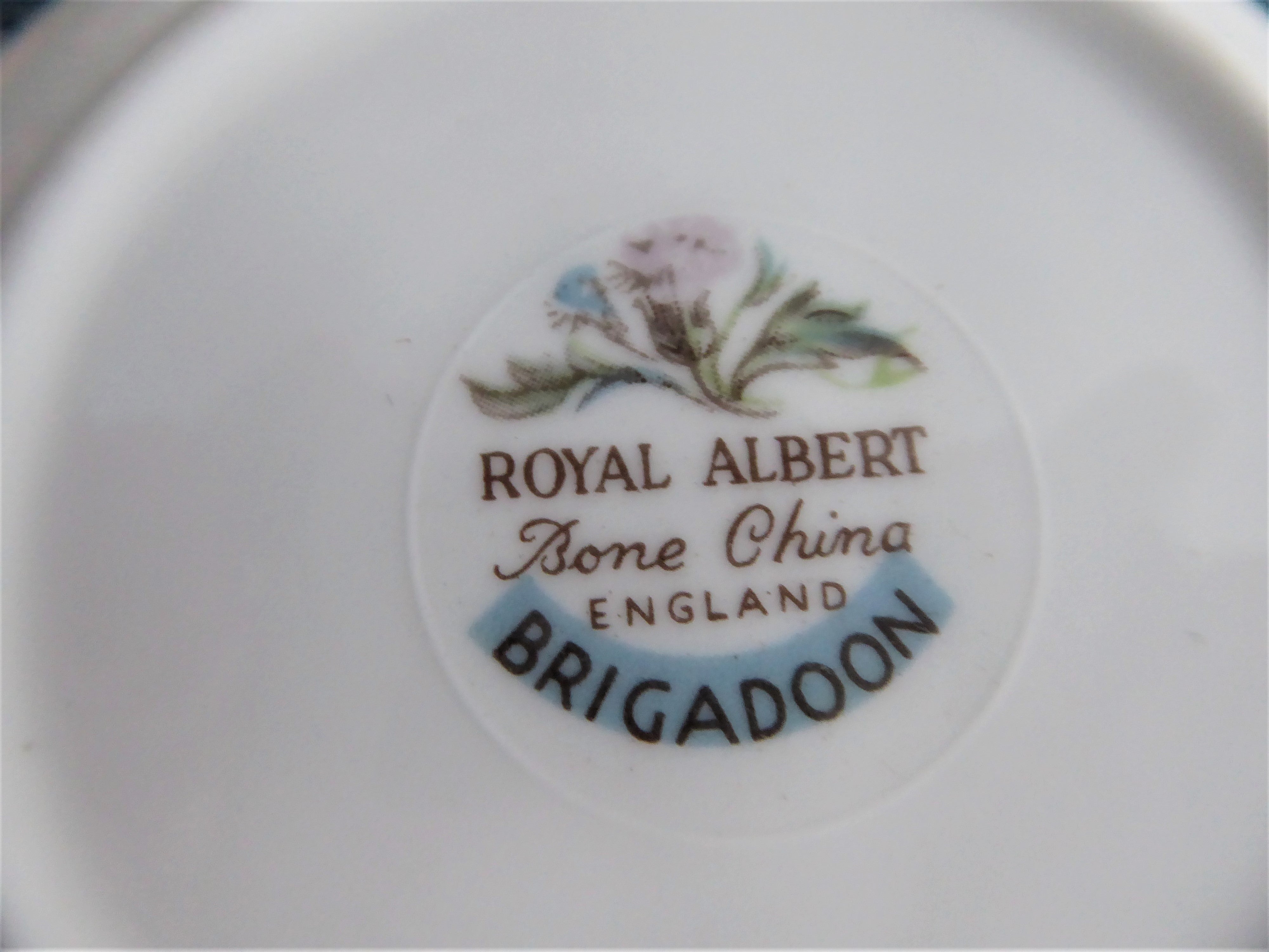 Vintage Royal Albert Brigadoon Shell Shape Dish with Thistles - 1970s Bone China Bowl for Tea, Desserts & Collectibles | Elegant Tableware for Afternoon Tea & Special Occasions