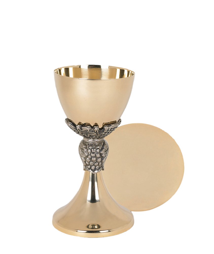 Grape and Leaf Chalice and Paten Set - Communion Wine Cup & Bread Plate for Church Services, Christian Ceremonies, and Home Worship
