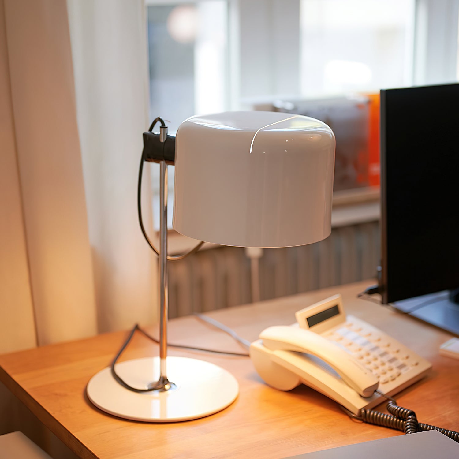 Drova Modern LED Table Lamp with USB Port - Adjustable Brightness, Touch Control for Bedroom, Living Room, Office & Study Desk Lighting