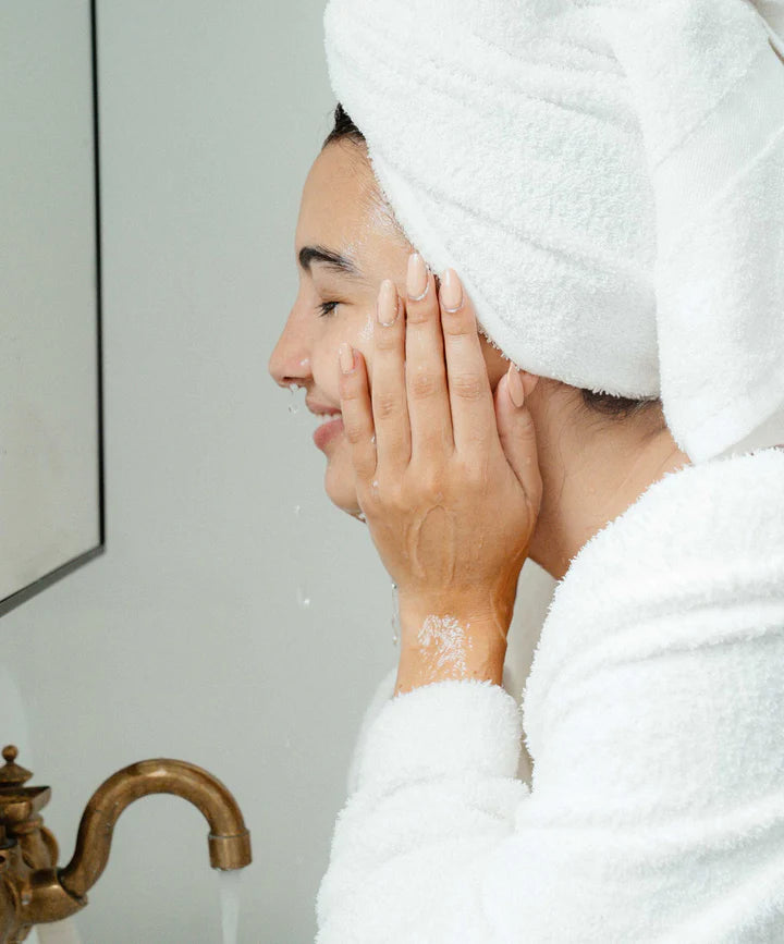Best Vitamin Detox Cleanser for Glowing Skin - Organic & Natural Face Wash for Acne & Blackheads - Perfect for Daily Skincare & Detox Routine