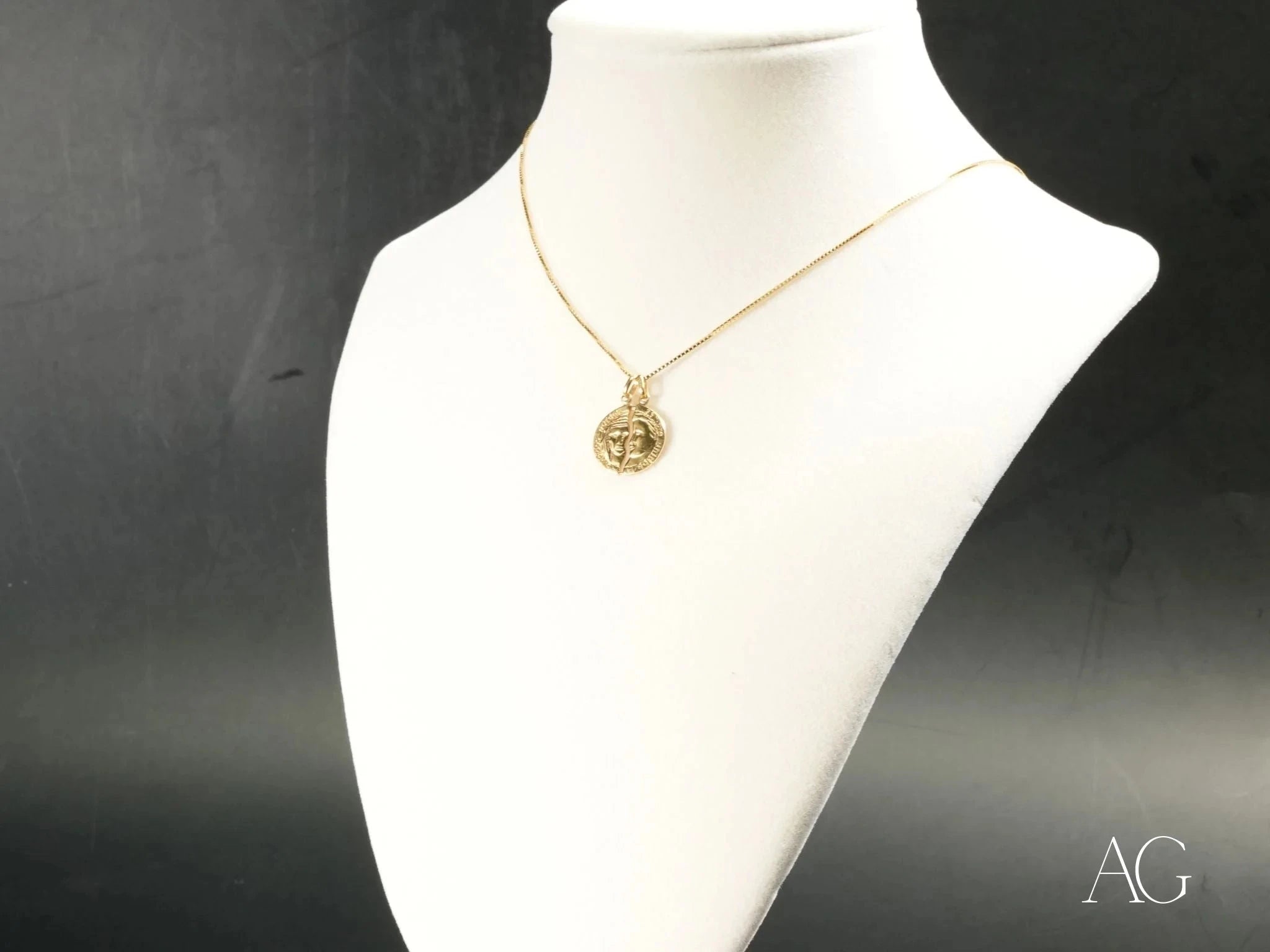Dual Harmony Two-Faced Pendant Necklace - Elegant Reversible Jewelry for Women | Perfect for Layering, Gift Giving & Special Occasions