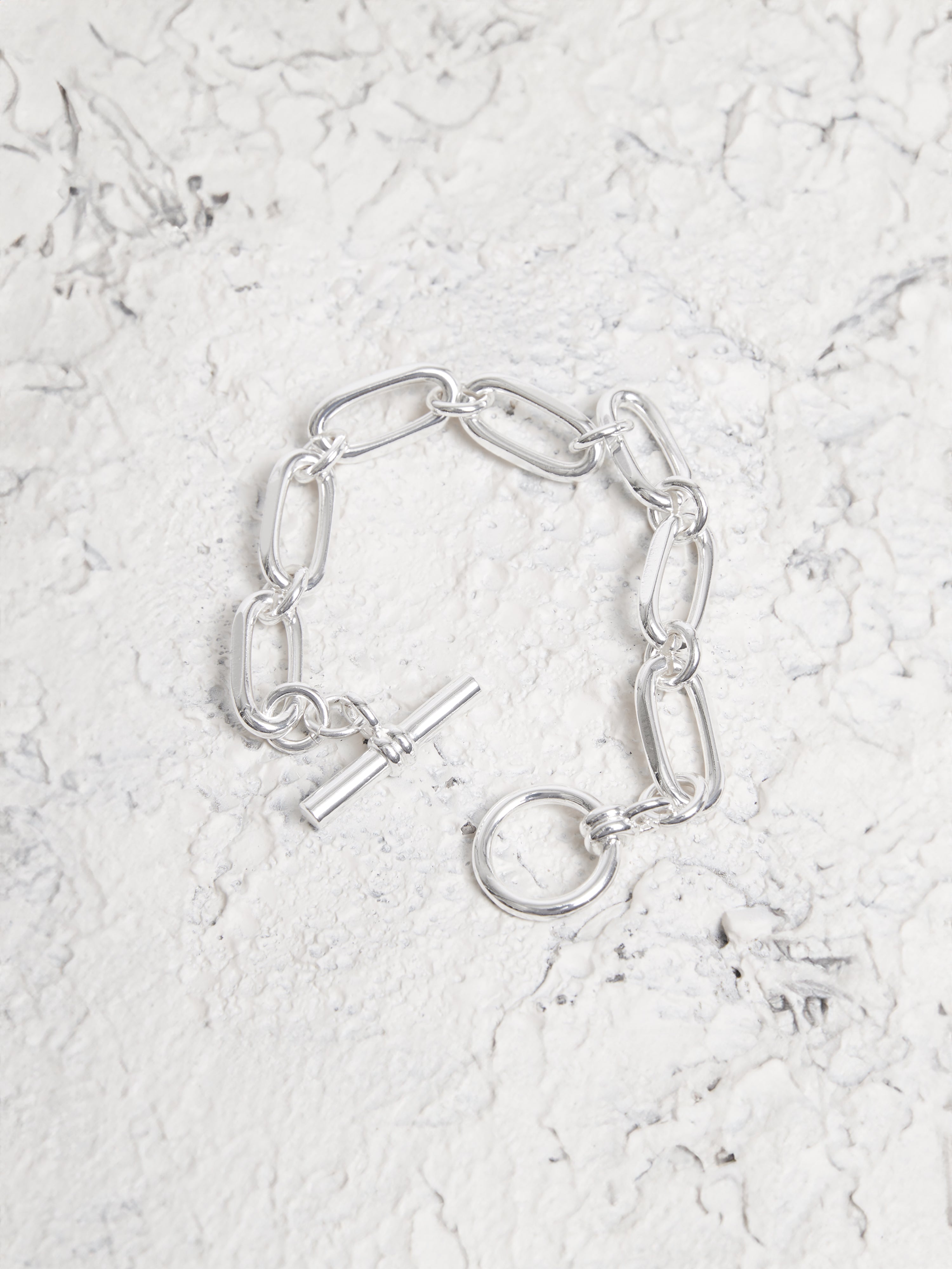 Stylish Silver Trombone Link Bracelet for Women & Men - Elegant Unisex Jewelry for Parties, Weddings & Everyday Wear