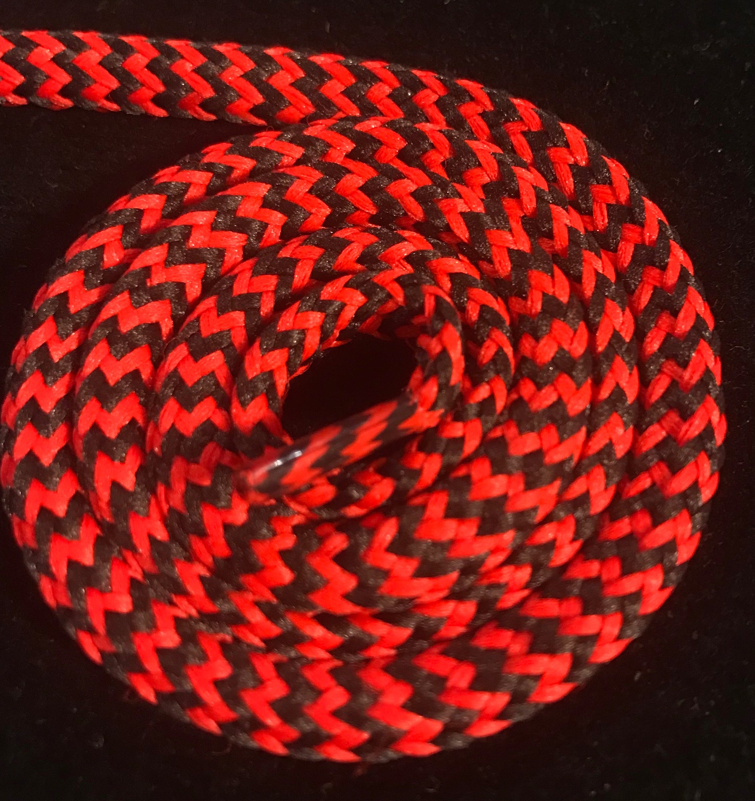 Red and Black Hybrid Chevron Shoelaces - Durable & Stylish Shoelaces for Sneakers, Running Shoes & Casual Footwear - Perfect for Sports, Workouts & Everyday Wear