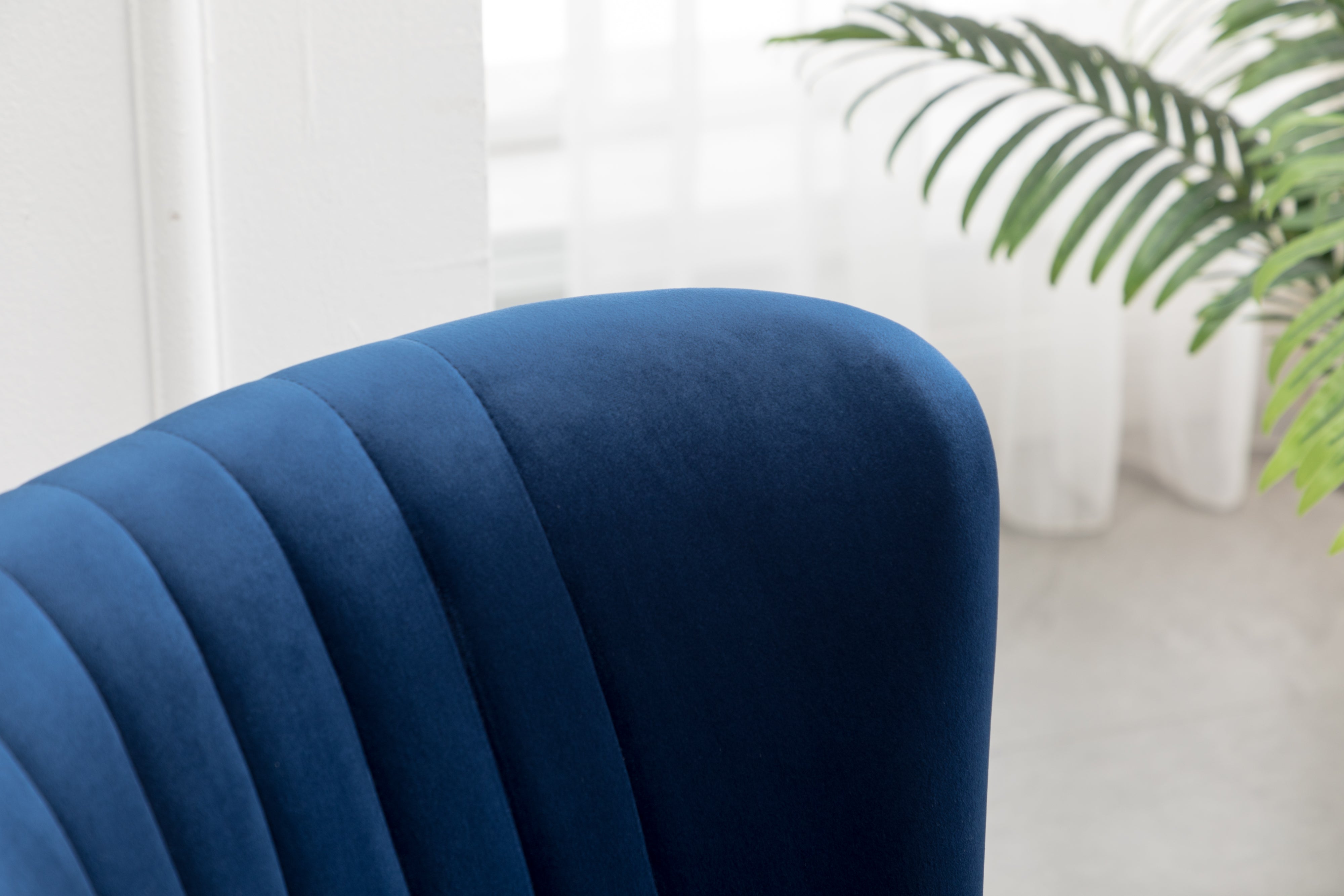 Roundhill Furniture Elon Contemporary Velvet Upholstered Accent Chair in Blue - Modern Living Room Seating for Home Office & Lounge
