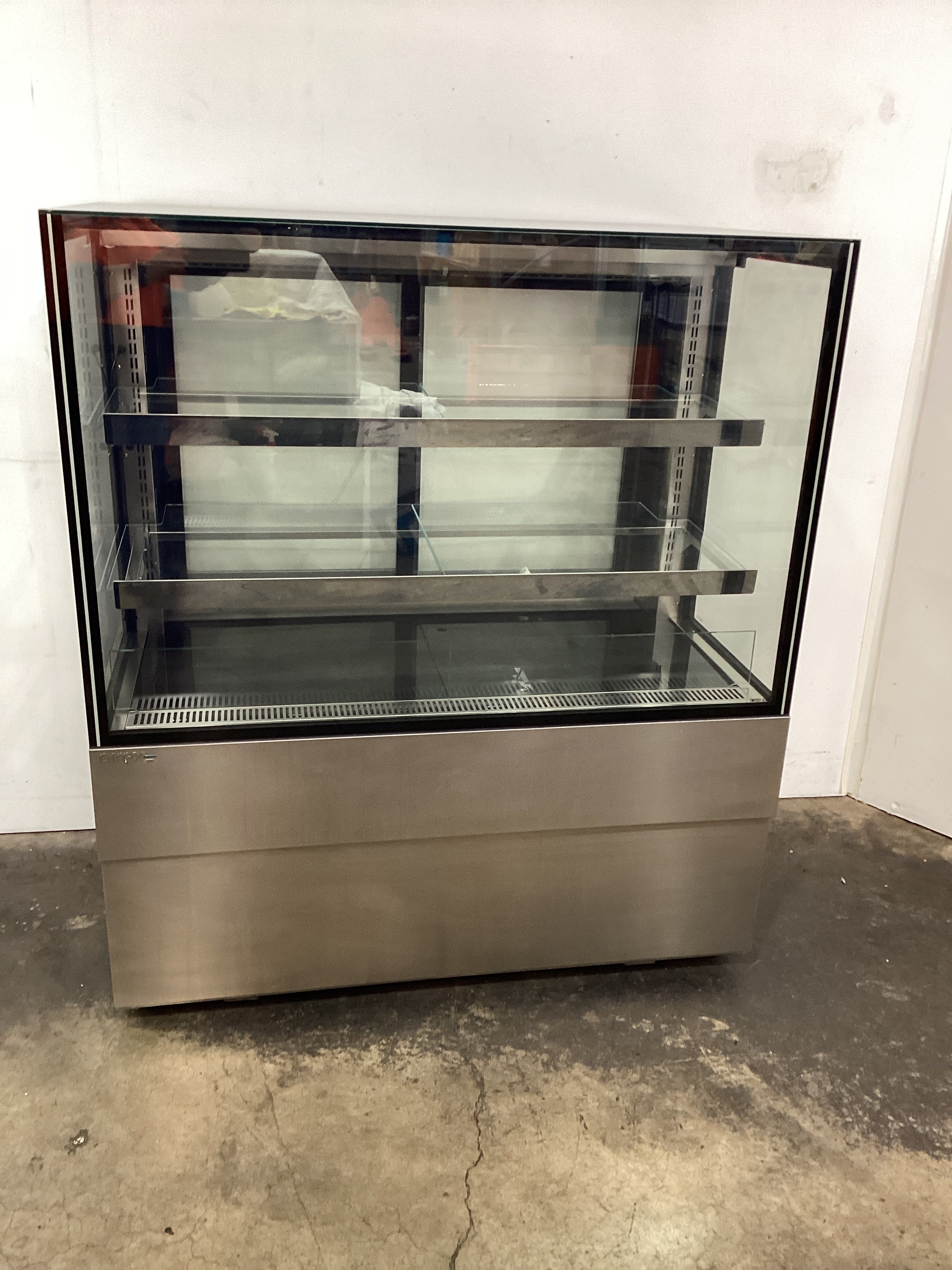Airex AXR.FDFSSQ.12 Commercial Refrigerated Display Case for Cold Food Storage - Perfect for Restaurants, Delis, and Supermarkets