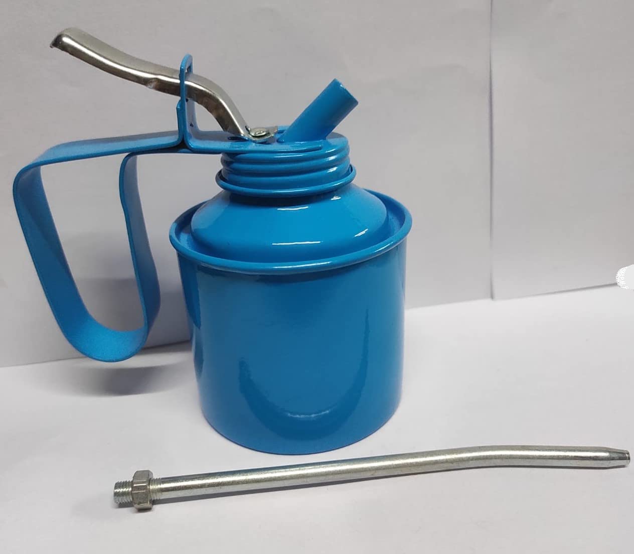 DLIEN Multi-Purpose Manual Lubricant Sprayer - 1/2 Pint Oil Can with Plastic Body, Lever Pump, 15cm Nozzle & Angled Spout for Car, Bike, Kitchen, Sewing Machine (Multicolor) | Perfect for Automotive Maintenance, Bicycle Care, Household Appliances & Industrial Equipment