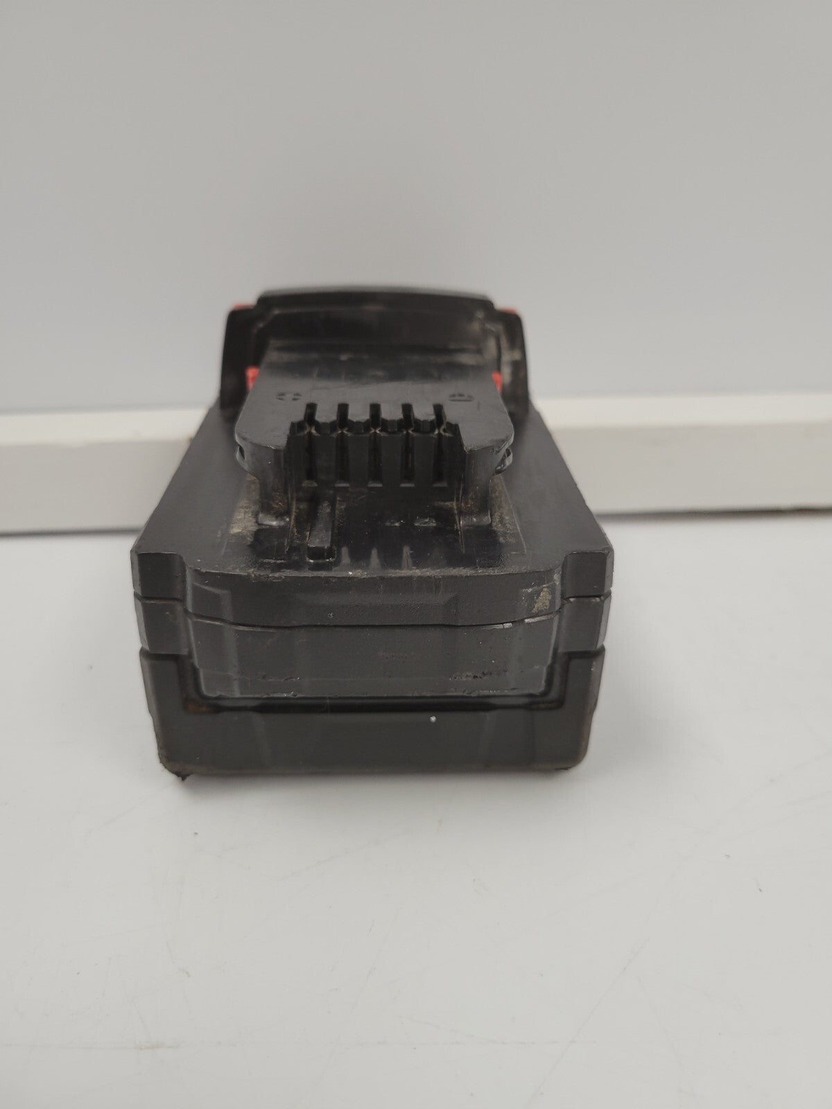 Milwaukee M18 5.0Ah Lithium-Ion Battery Pack - High Capacity Power Tool Battery for Drills, Saws & More - Perfect for Construction, DIY Projects & Professional Use