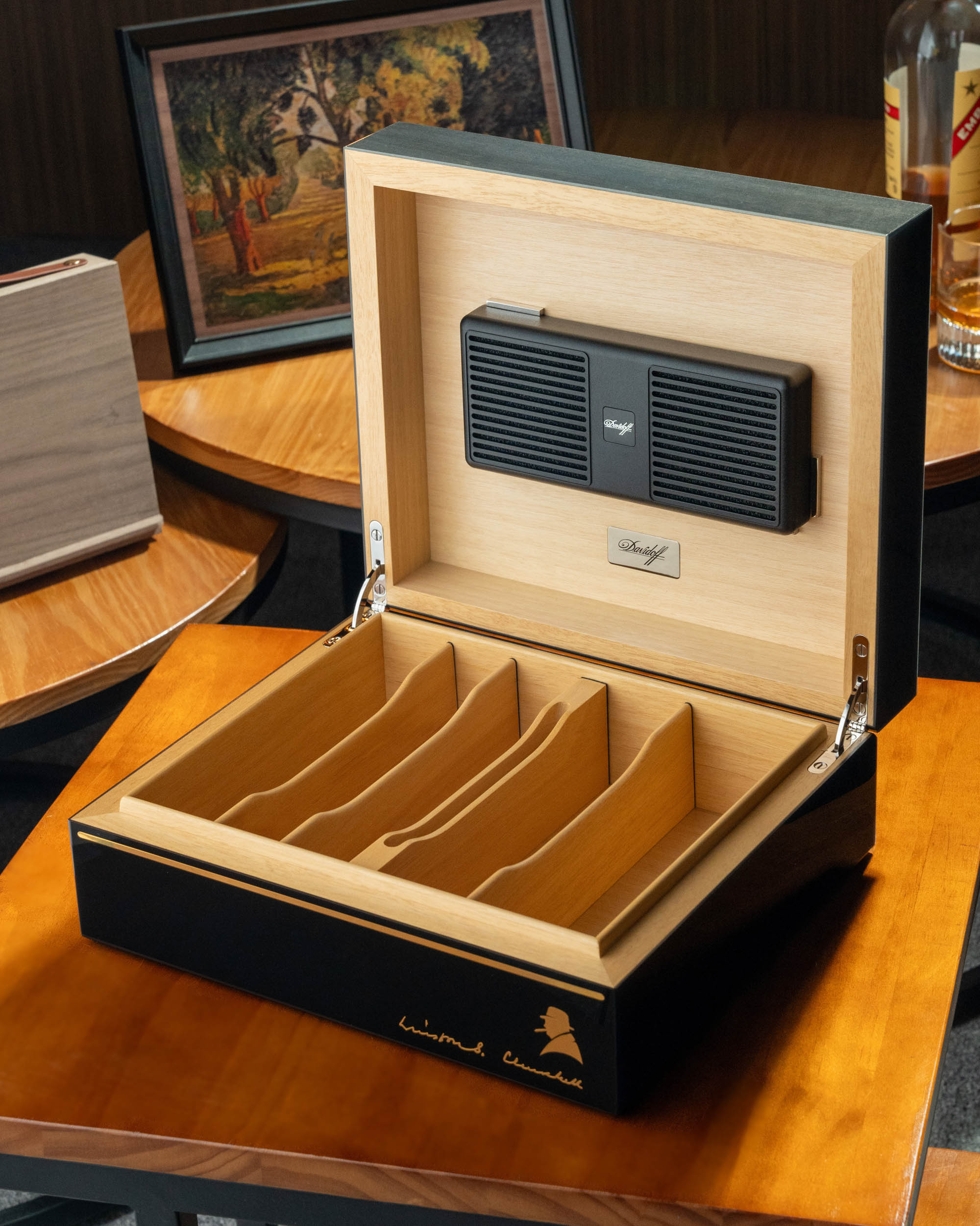Davidoff Winston Churchill Humidor Primos The Artist - Premium Cigar Humidor for Cigar Aficionados - Perfect for Home, Office, or Gifting