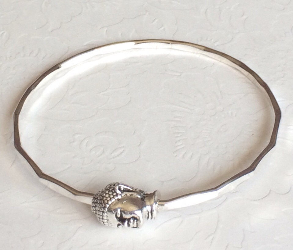 Elegant Bangle Michi (B108) - Stylish Women's Fashion Bracelet for Casual Wear, Parties & Special Occasions
