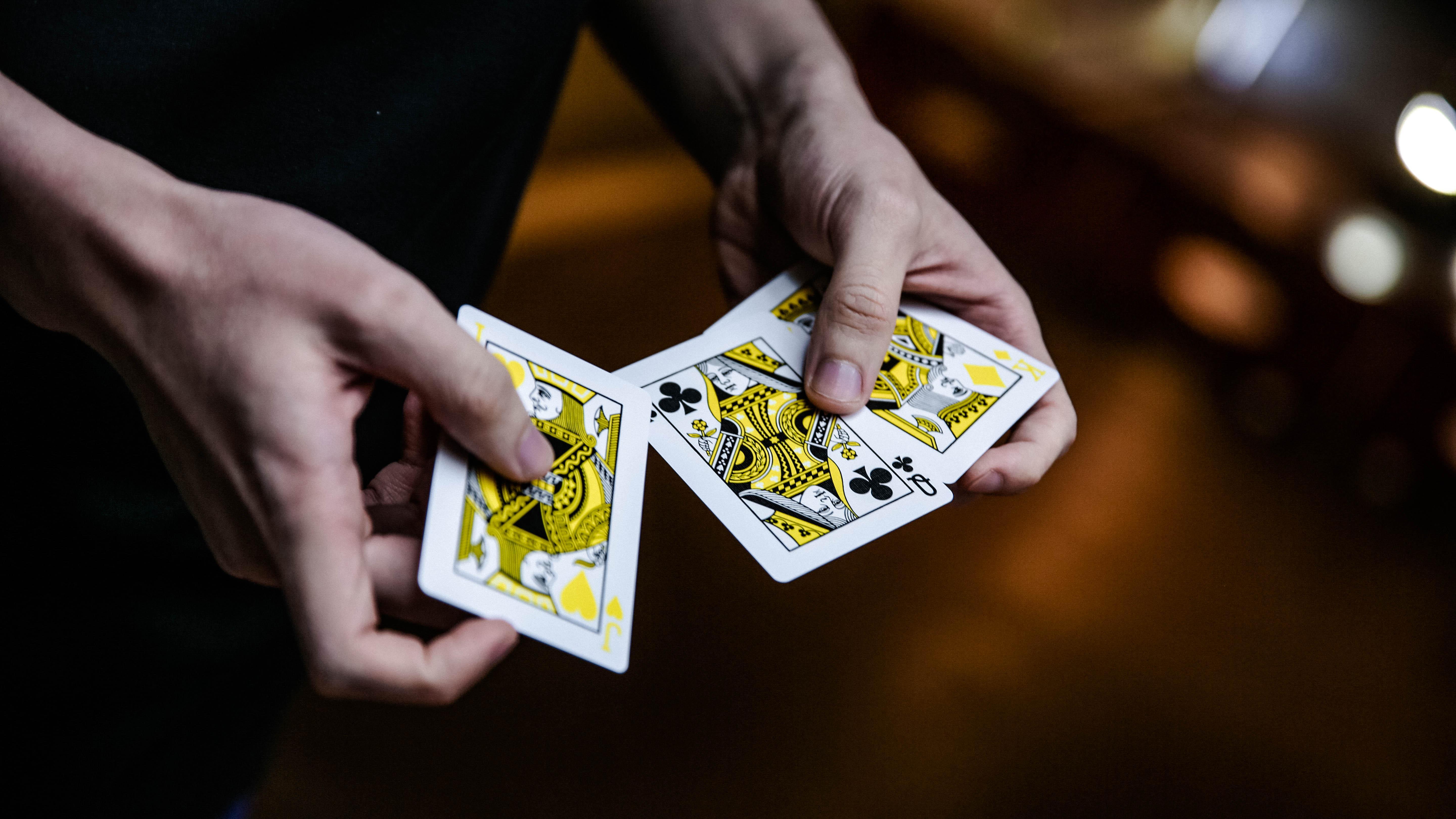 Premium Tempo Playing Cards - Classic Design for Poker, Magic Tricks & Card Games | Perfect for Family Game Nights, Casino Parties & Professional Performances