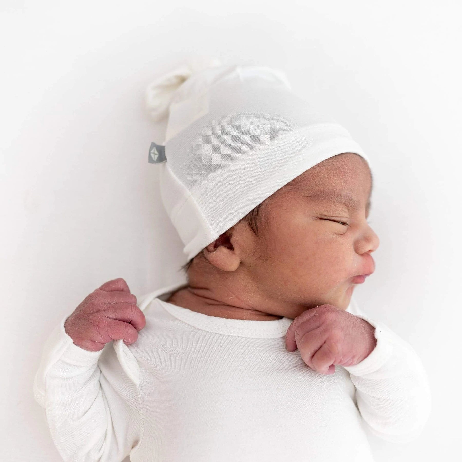3M Knotted Cap for Babies & Toddlers - Soft & Comfortable Newborn Hat for Boys & Girls - Perfect for Outdoor, Photography & Daily Use