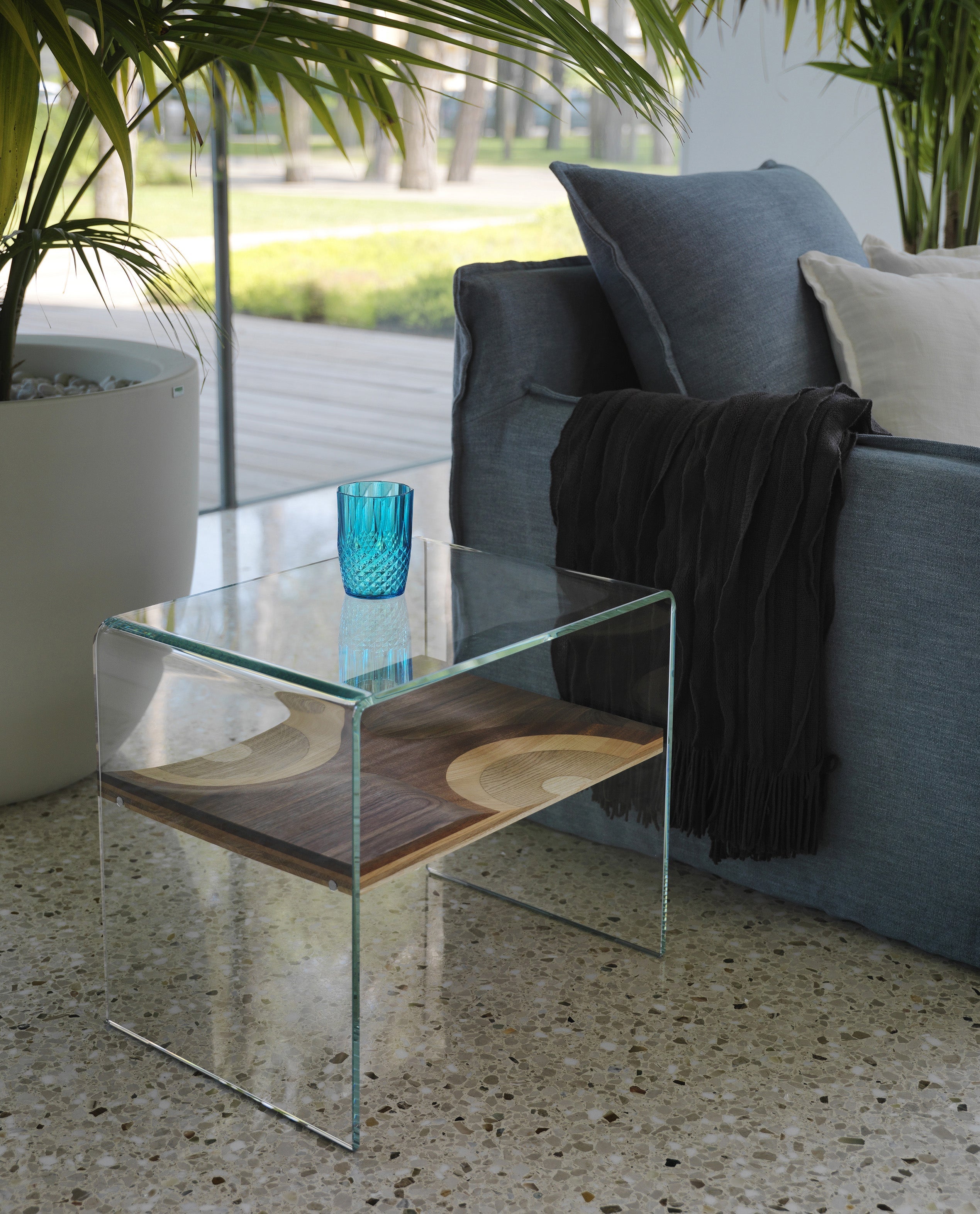 Casamania Bifronte Modern Side Table - Stylish End Table for Living Room, Bedroom & Office - Small Accent Table with Sleek Design