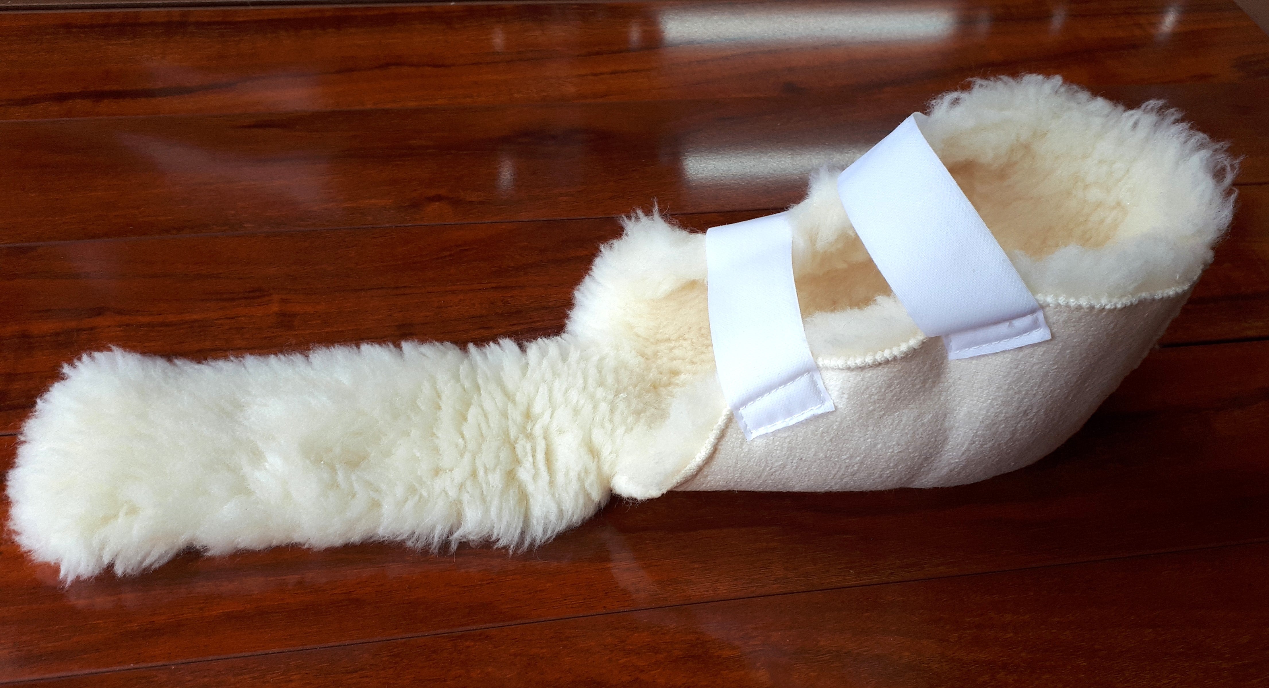 Premium Wool Closed Foot Protectors - Soft & Warm Winter Slippers for Indoor & Outdoor Use - Ideal for Cold Floors, Home Comfort & Arthritis Relief