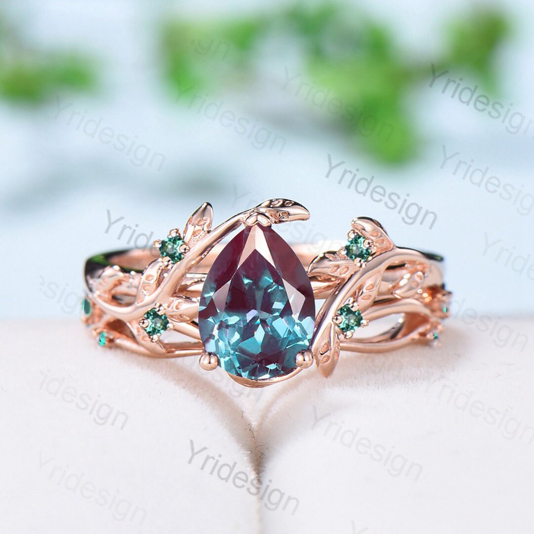 Natural Inspired Alexandrite Engagement Ring - Teardrop Leaf Vine Color Change Wedding Set in Rose Gold - Vintage Unique Promise Ring for Women - Perfect for Proposals, Anniversaries & Special Occasions