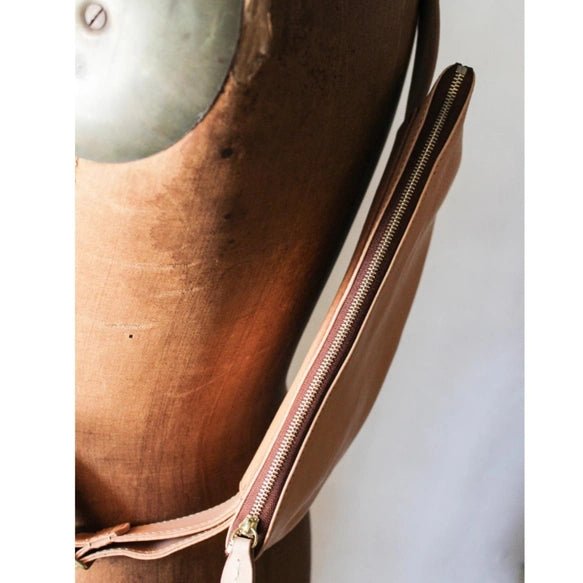 Premium Tochigi Leather Crossbody Bag - Handcrafted in Japan - Stylish Messenger Bag for Women & Men - Perfect for Travel, Work & Everyday Use
