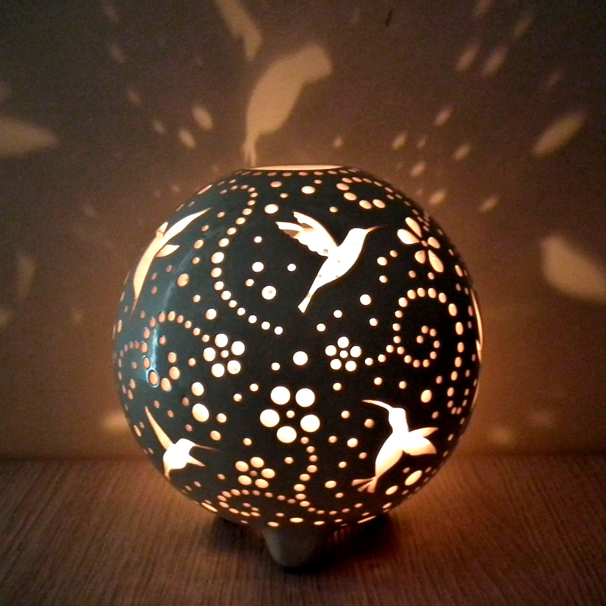 Handmade Hummingbird Ceramic Candle Holder - Bird Themed Home Decor, Pottery Candle Lantern with Round Shadow Effect, Tabletop Tealight Holder for Wedding, Anniversary, Birthday Gift for Women - Perfect for Romantic Dinners, Spa Nights and Home Decoration