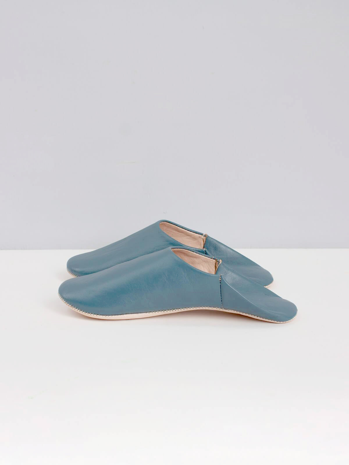 Moroccan Babouche Slippers for Women & Men – Soft Blue Grey Leather House Shoes | Comfortable Indoor/Outdoor Slides for Home, Lounge & Travel