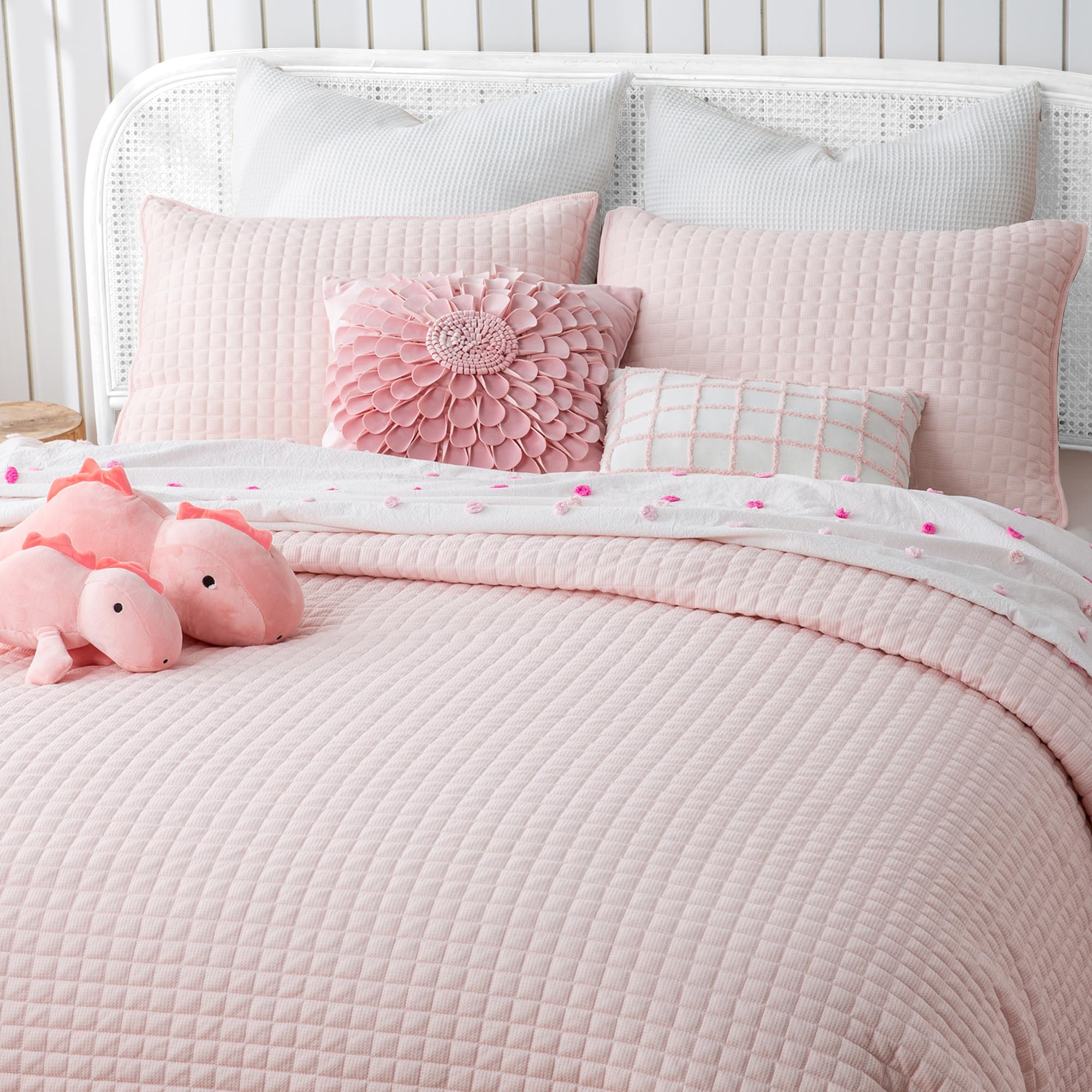 SHALALA Light Pink Waffle Quilt Bedding Set Queen Size - Soft & Breathable All-Season Comforter with 2 Pillow Shams | Cozy Bedspread for Girls' Room, Guest Bedroom & Dorm Decor