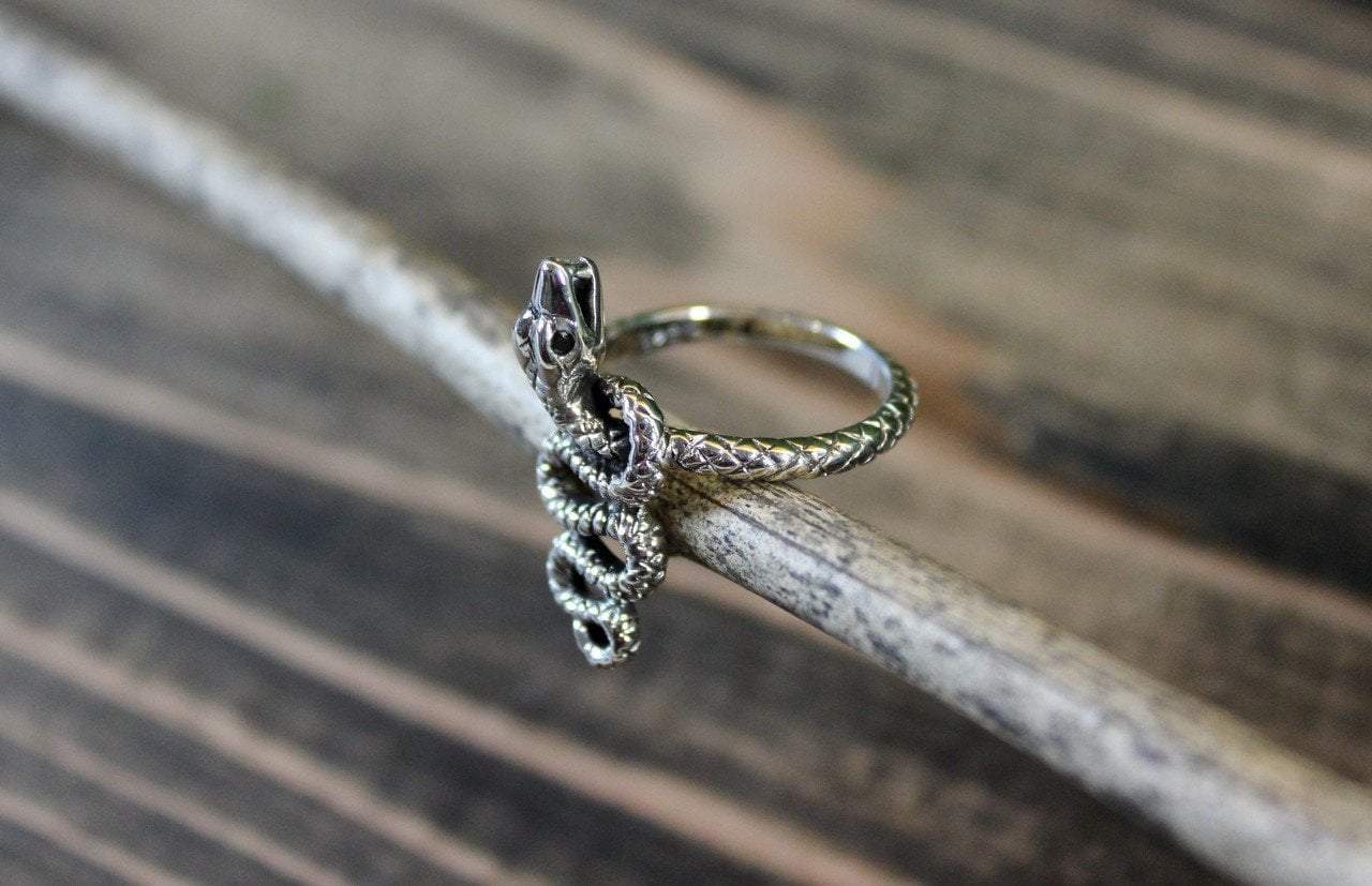 Hissing Serpent Ring - Gothic Snake Jewelry for Women - Stainless Steel Serpent Ring - Perfect for Halloween Costume, Cosplay & Dark Fashion Accessories