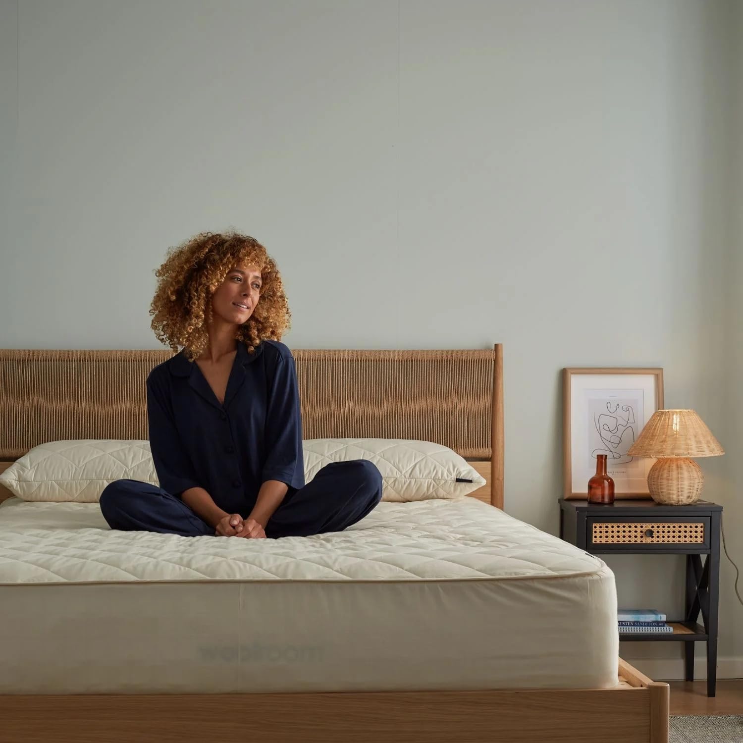 Woolroom Deluxe Hypoallergenic Mattress Protector Queen Size - 100% Natural British Wool Mattress Pad with Thermoregulation for Better Sleep - Machine Washable Mattress Cover for Allergy Relief & Bed Protection - Ideal for Allergy Sufferers & Hot Sleepers