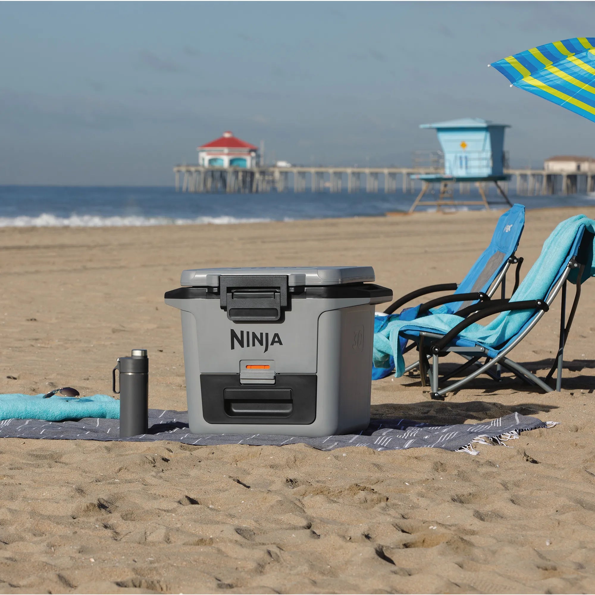 Ninja FrostVault 28L Hard Cooler with Dry Zone - Premium Insulated Cooler for Camping, Beach, Tailgating & Outdoor Adventures - Keeps Food & Drinks Cold for Days