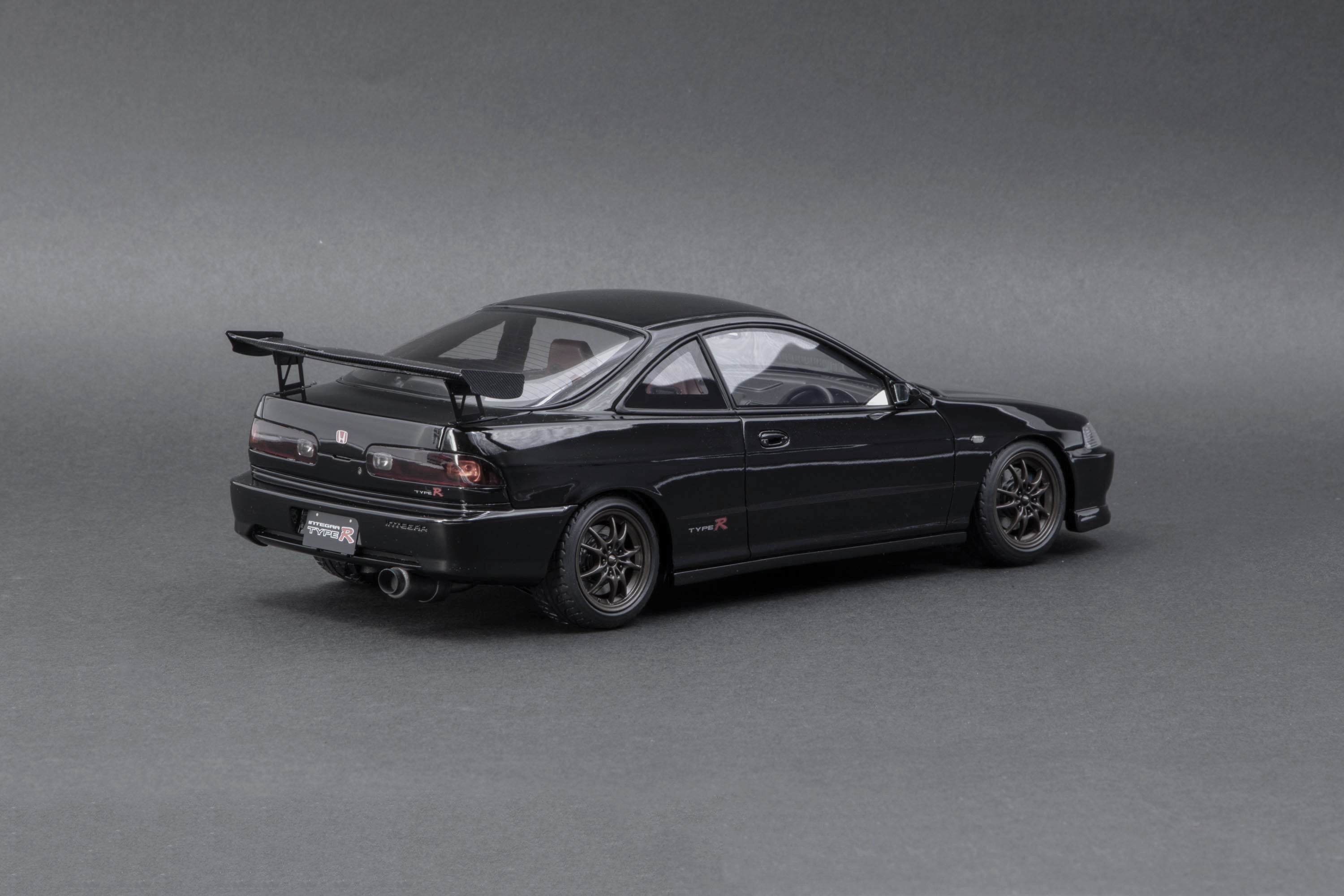 **Preorder Ignition Model 1:18 Scale Honda Integra Type R (DC2) Diecast Car - Black - Collectible Model for Car Enthusiasts & Display Showcase**