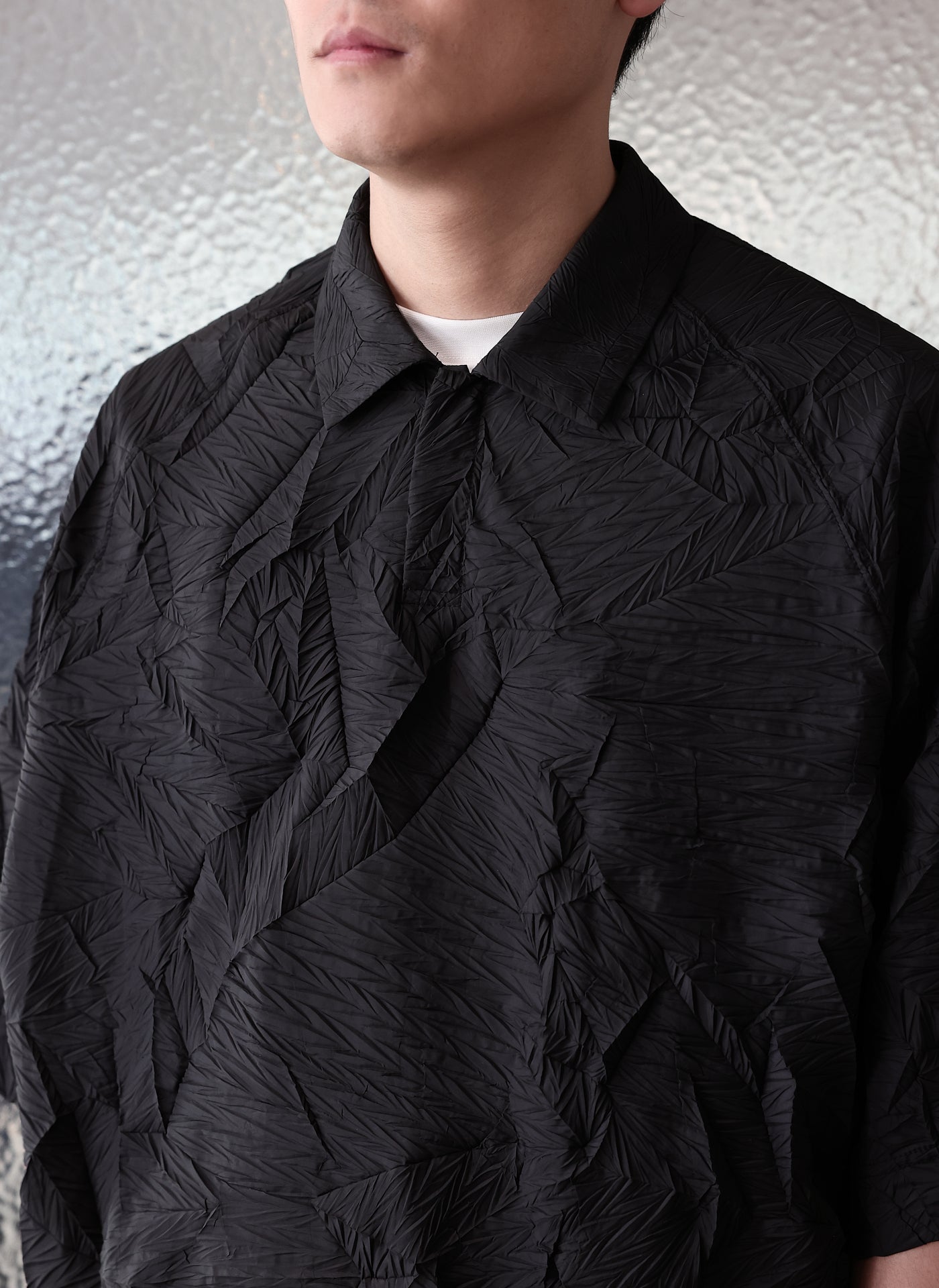 Stylish Distorted Pleats Polyester Polo Shirt for Men - Trendy Casual Wear for Office, Golf & Everyday Outfits