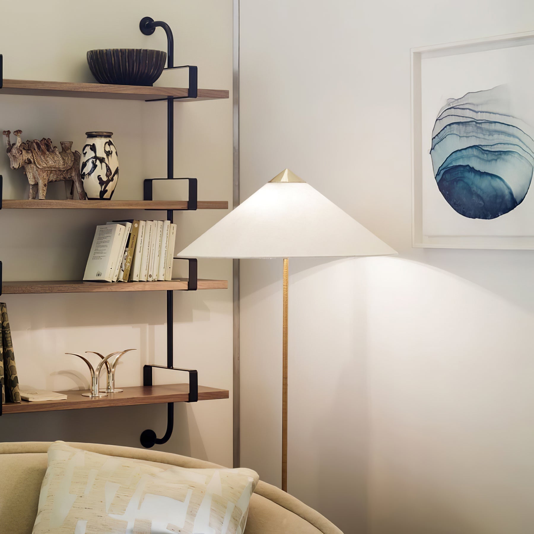 Modern Chinese Hat Floor Lamp - Stylish Rattan Shade for Living Room, Bedroom & Office Decor - Perfect for Cozy Ambiance and Reading Nook Lighting