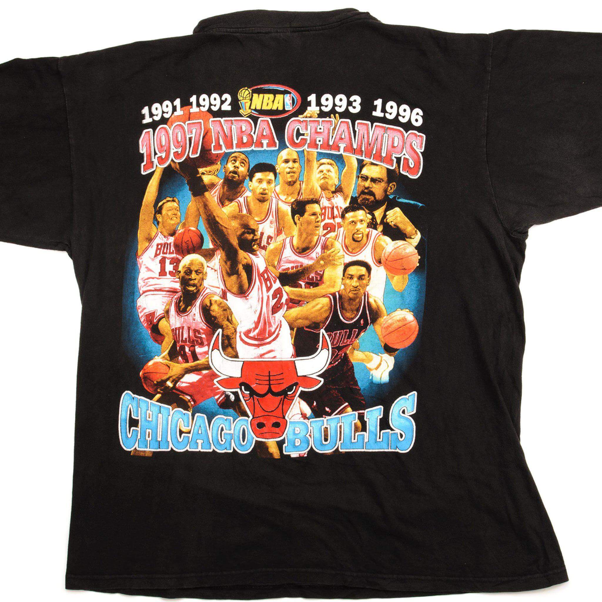 Vintage 1997 Chicago Bulls NBA Champions Bootleg Tee Shirt - Size Large - Retro Basketball Fan Gift & Streetwear Fashion