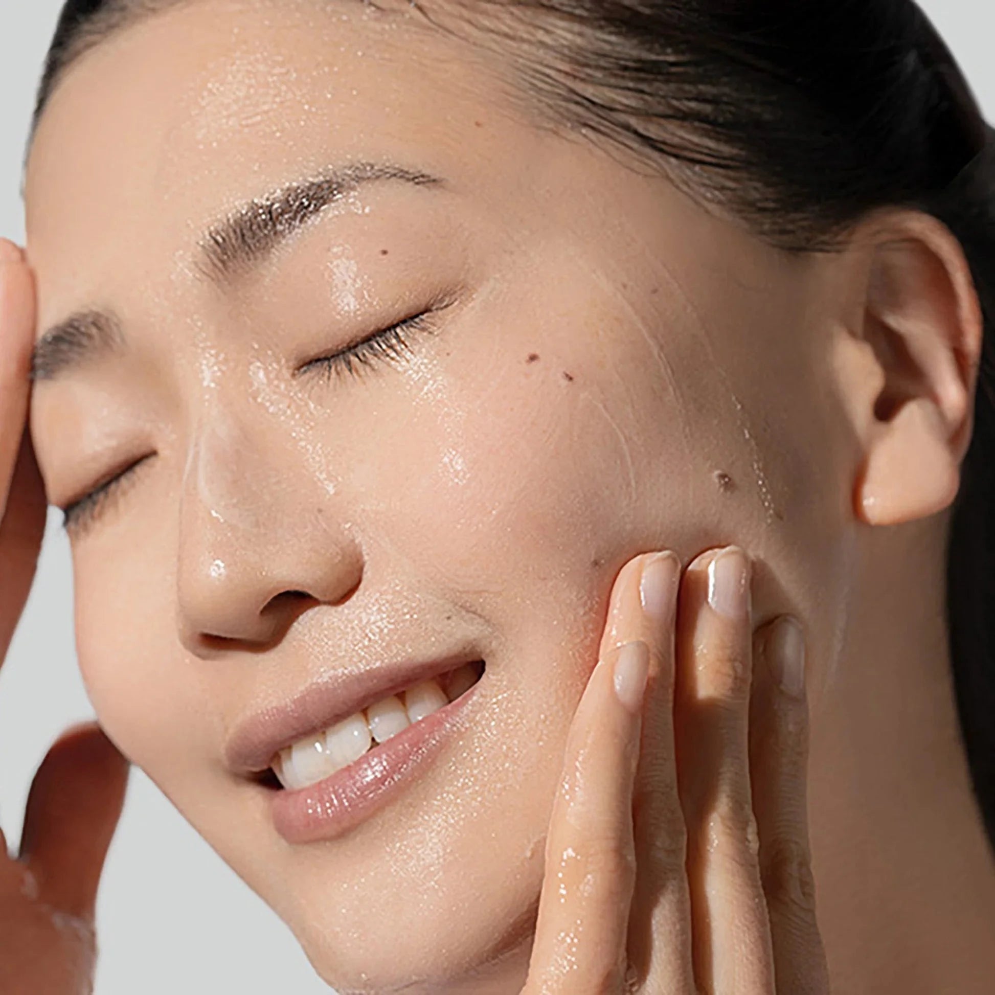 Best Glycolic Acid Cleanser for Daily Use - Exfoliating Face Wash for Clear Skin | Perfect for Morning & Night Skincare Routine
