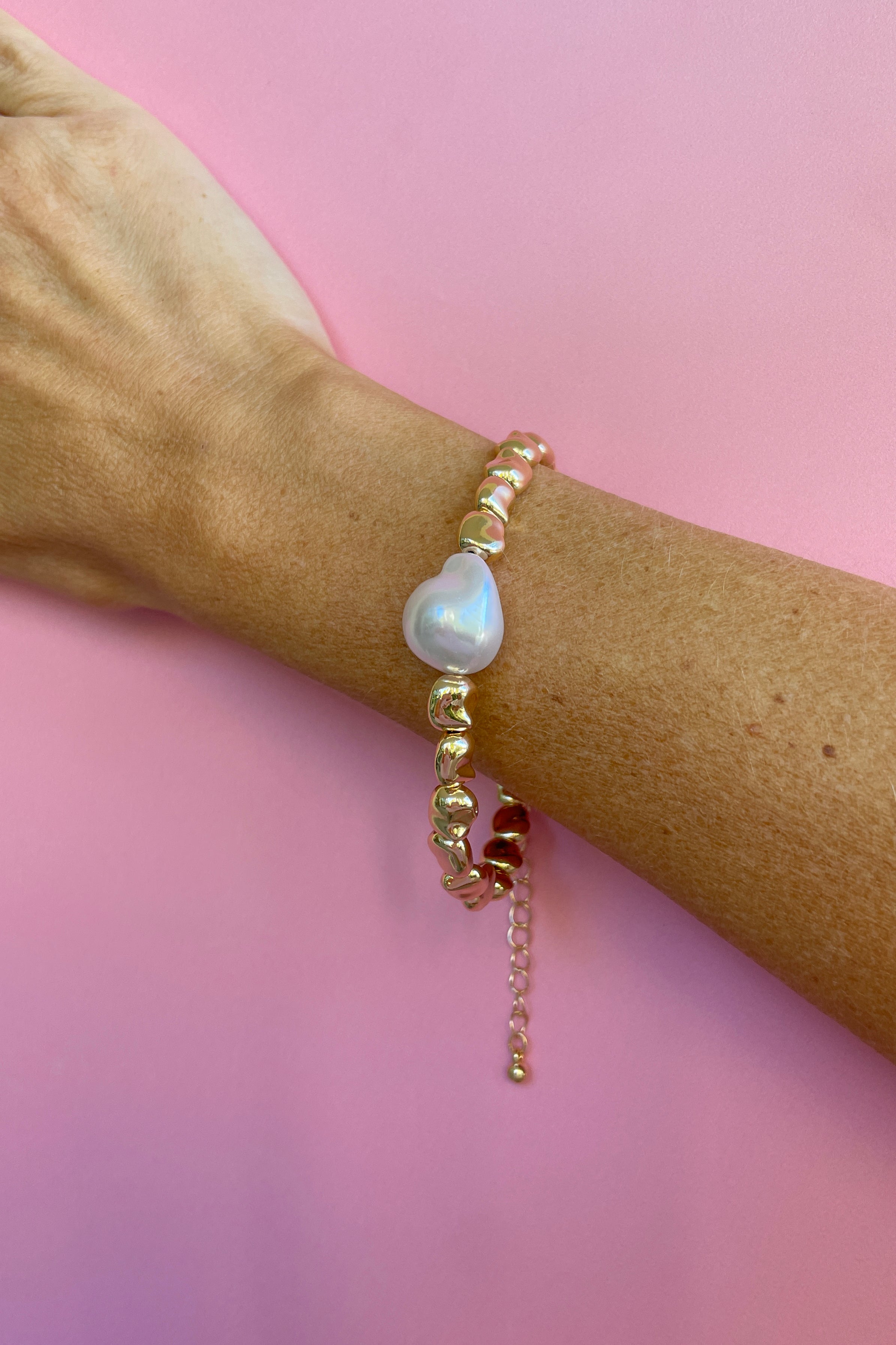 Elegant Gold Shell Bracelet for Women - Handmade Beach Jewelry - Perfect for Summer, Vacation & Boho Style Outfits