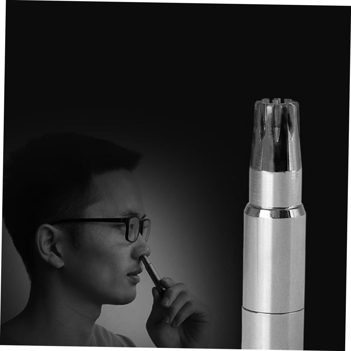 Veemoon 2-in-1 Electric Razor for Women & Men - Rechargeable Ladies Shaver & Nose Hair Trimmer, Portable Smooth Skin Hair Removal, Sleek Silver Design - Perfect for Travel, Home Use & Personal Grooming