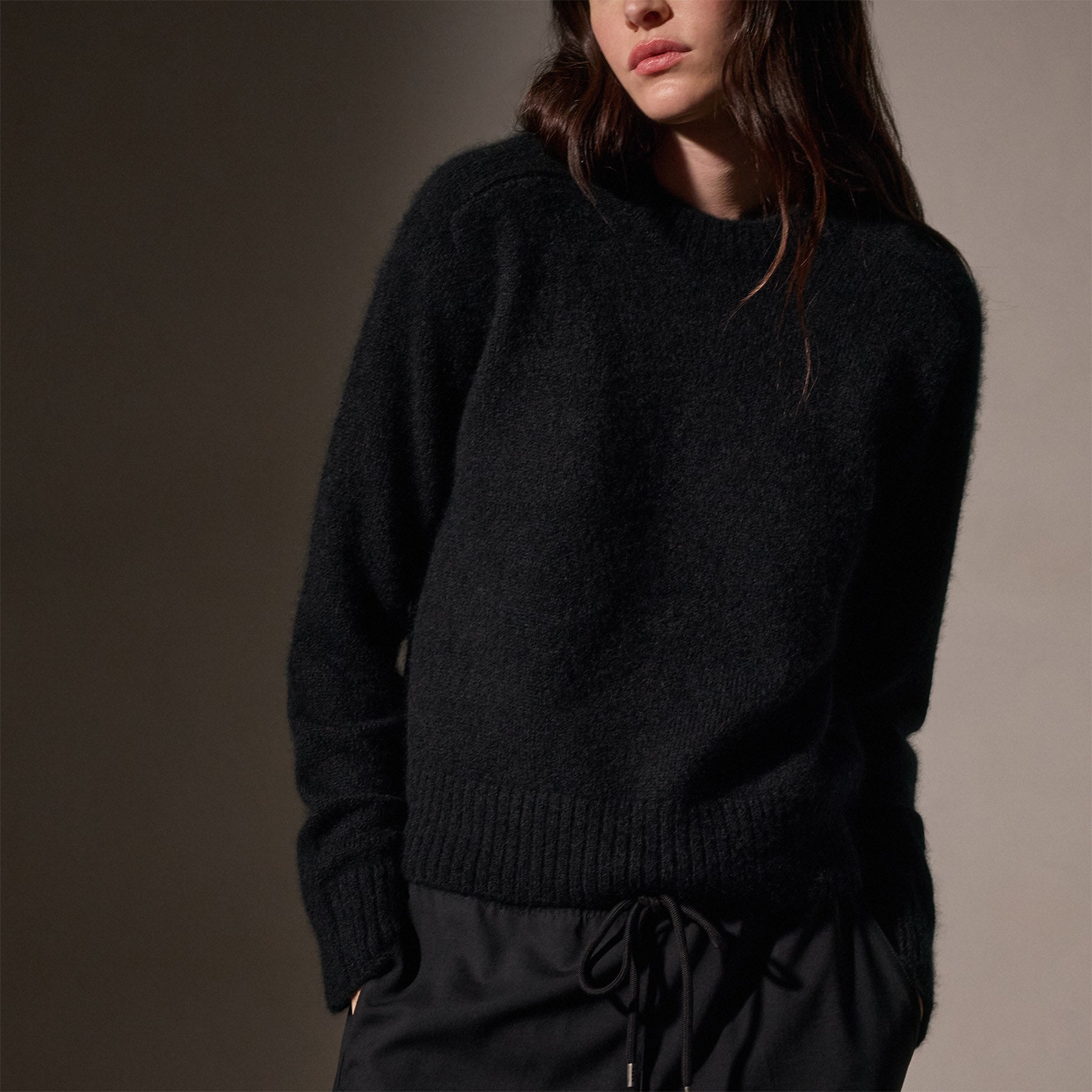Luxury Cashmere Sweater for Women - Soft & Warm Crew Neck Pullover in True Black | Perfect for Office, Travel & Casual Outfits