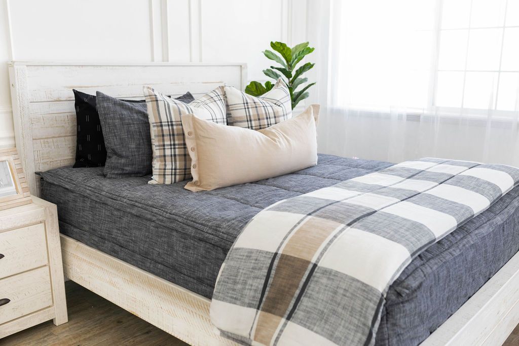 Luxury Soft Fleece Blanket - Cozy & Warm Throw for Bed, Couch, and Travel - Premium Quality Erin Luxe Blanket for Home Decor, Gifts, and Relaxation