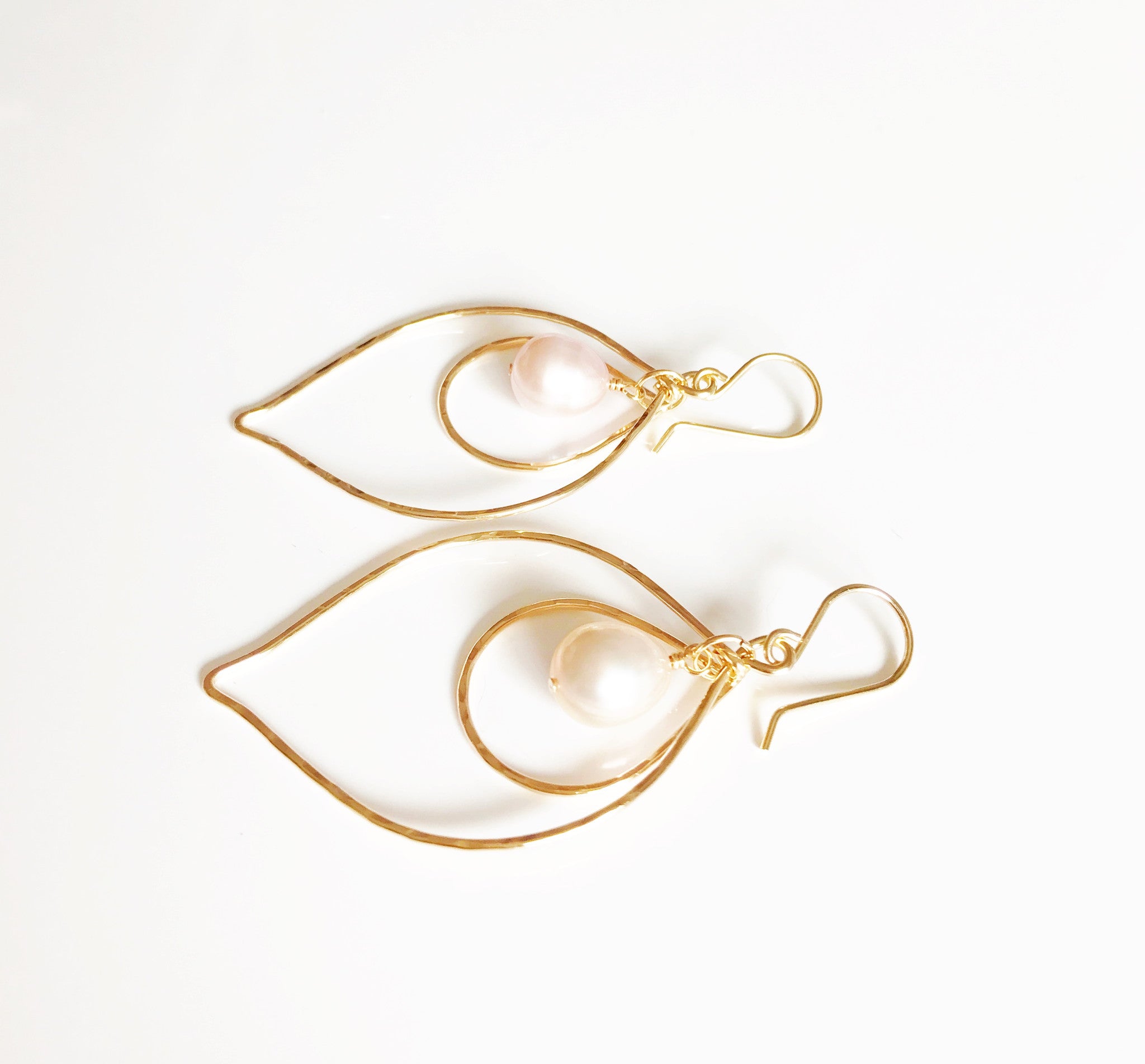 Pink Pearl Earrings for Women - Elegant Kina Style Dangle Earrings (E338) - Perfect for Weddings, Parties & Special Occasions