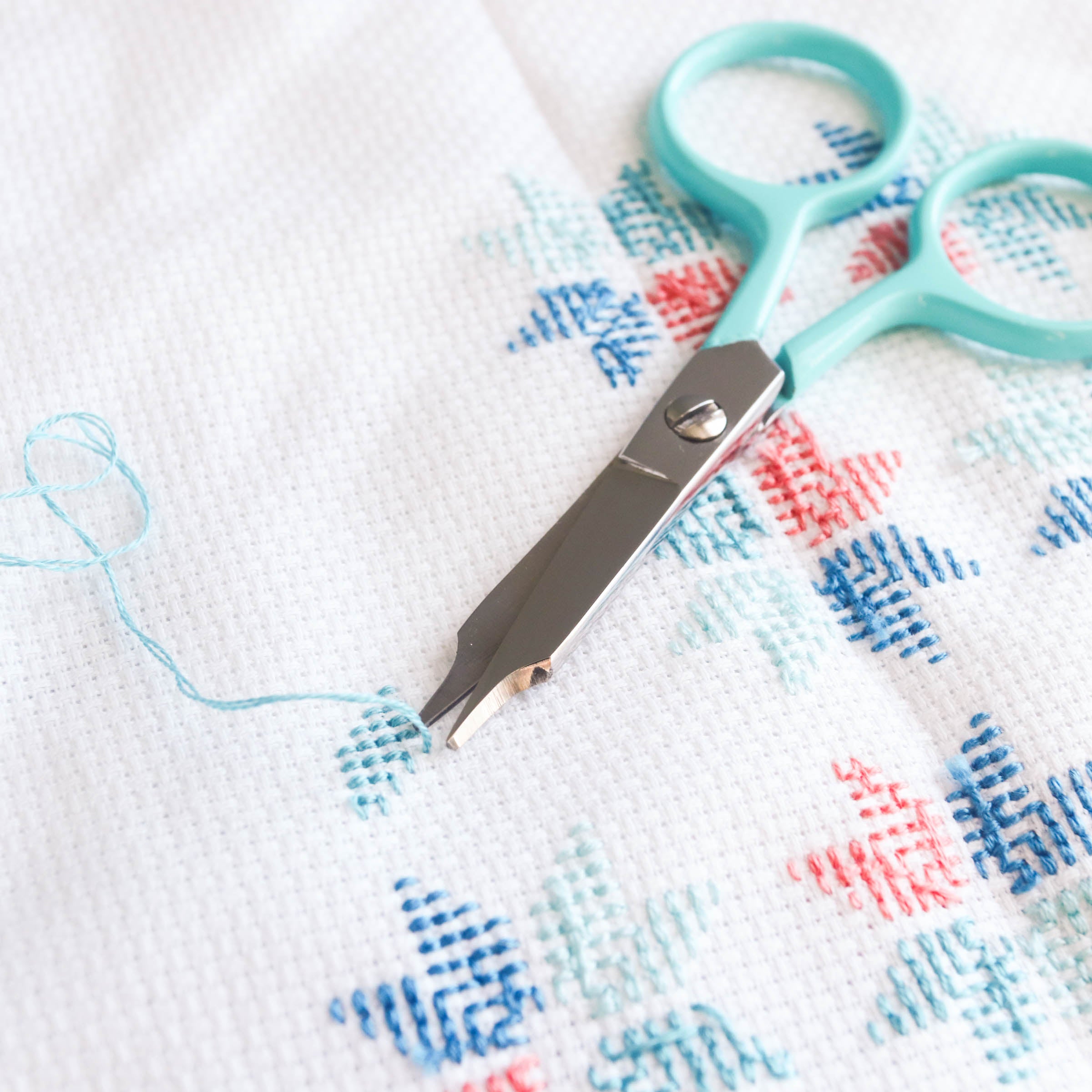 Premium Micro Tip Embroidery Scissors - Ultra Sharp Stainless Steel Blades for Precision Cutting - Perfect for Sewing, Quilting, and Craft Projects