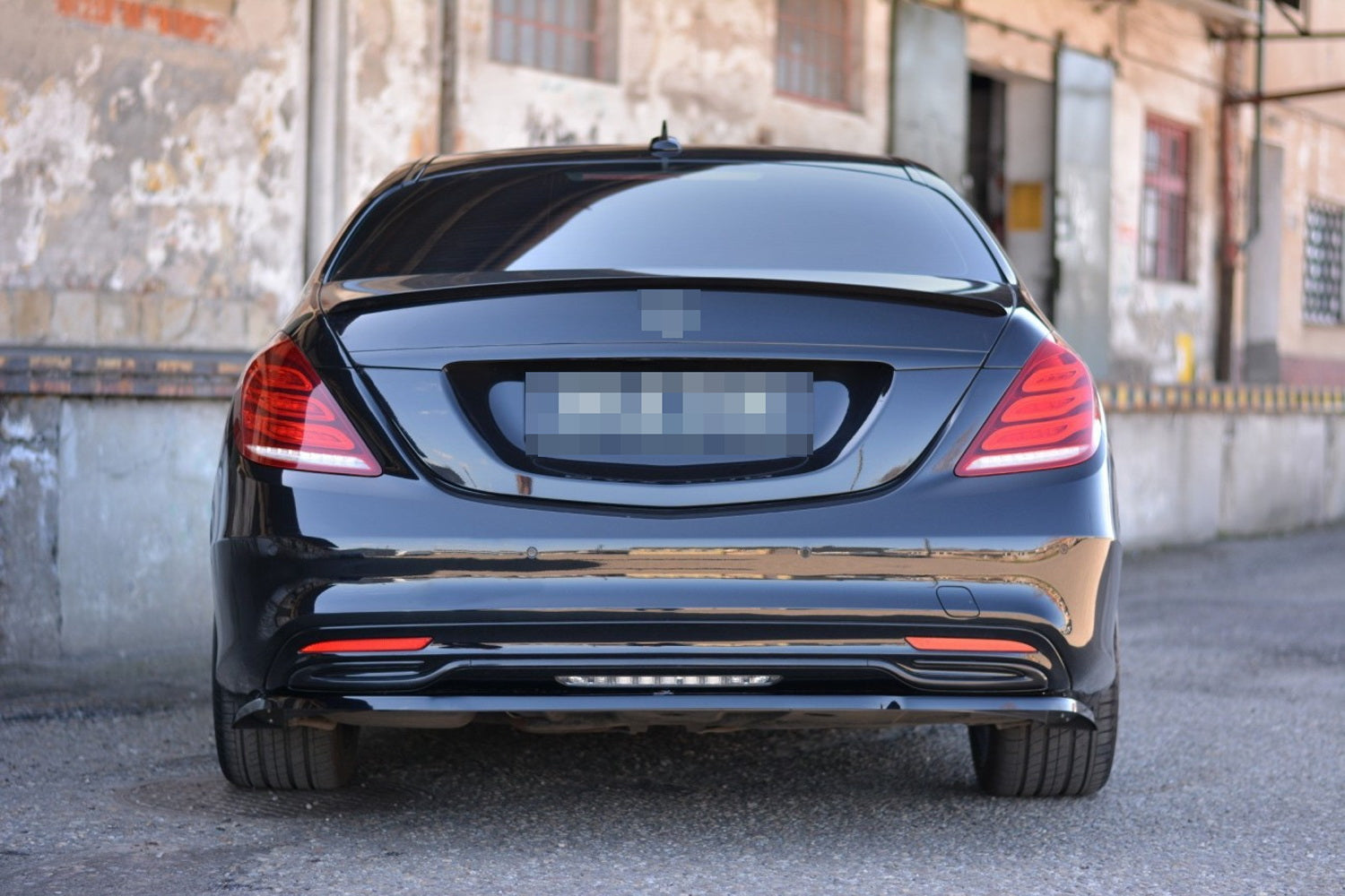 Mercedes W222 S Class Euro Rear Fog Lamp with Rear Bumper Fog Opening Diffuser - Perfect for Night Driving & Enhanced Safety in Low Visibility Conditions